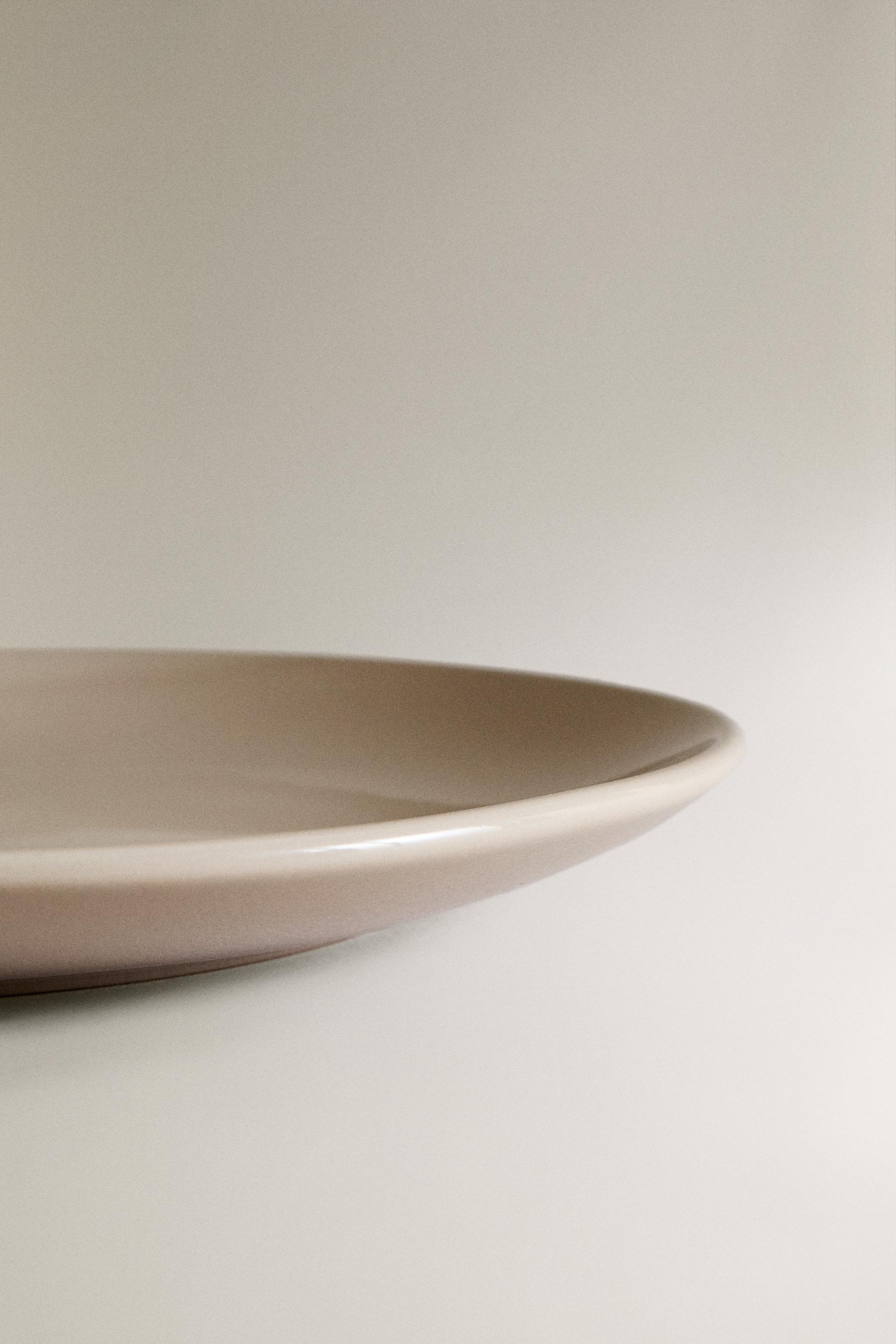 STONEWARE DINNER PLATE