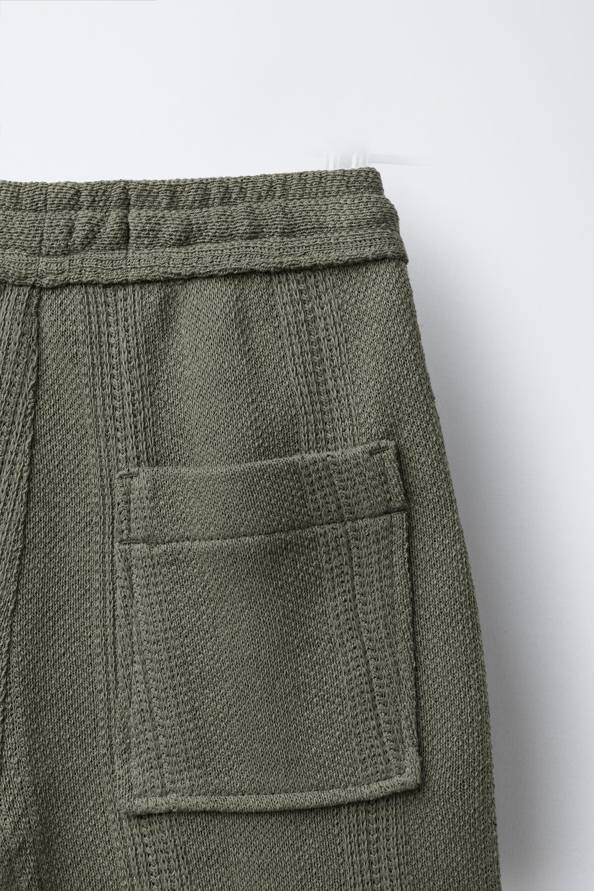 TEXTURED STRAIGHT SHORTS