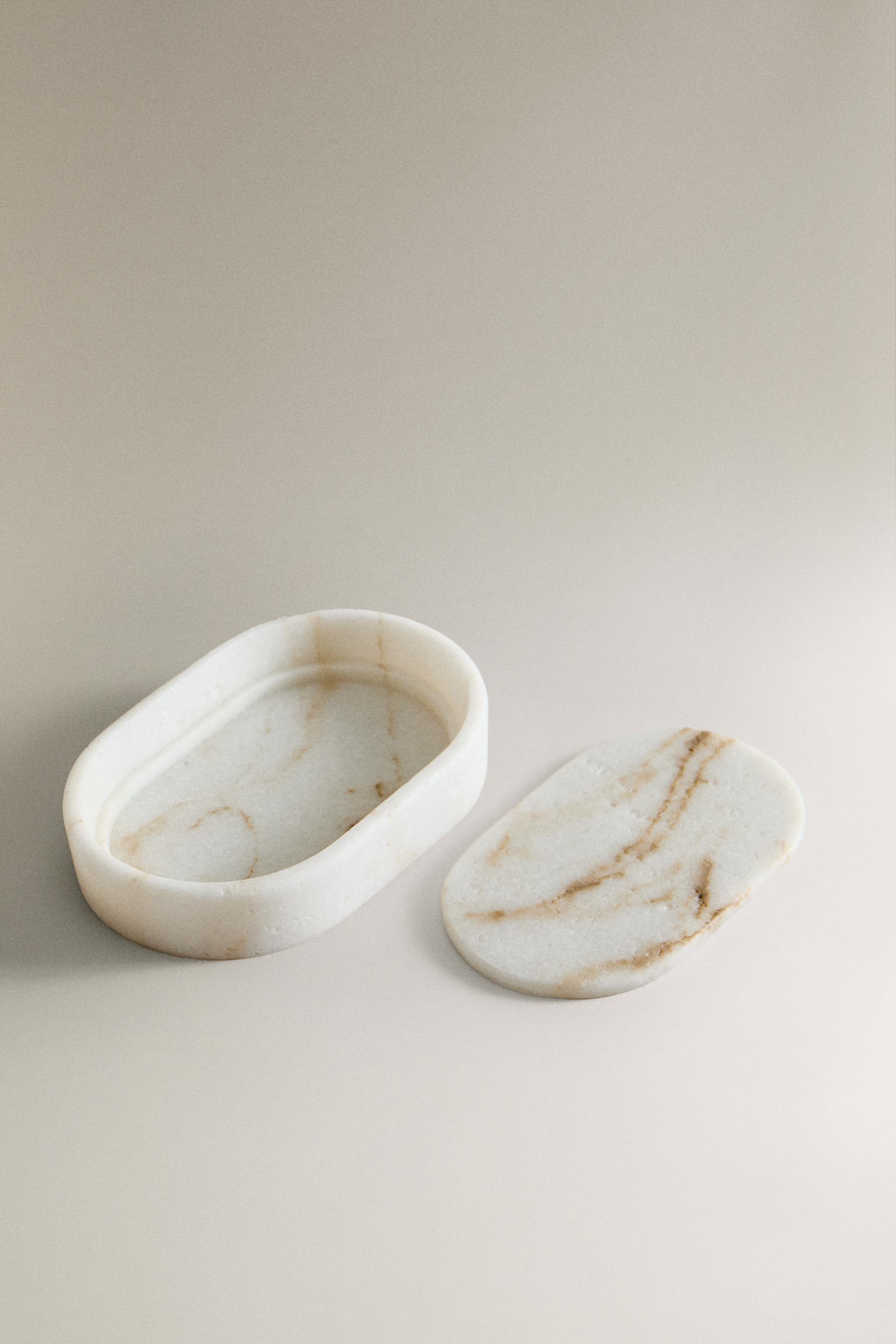 MARBLE-EFFECT BATHROOM SOAP DISH