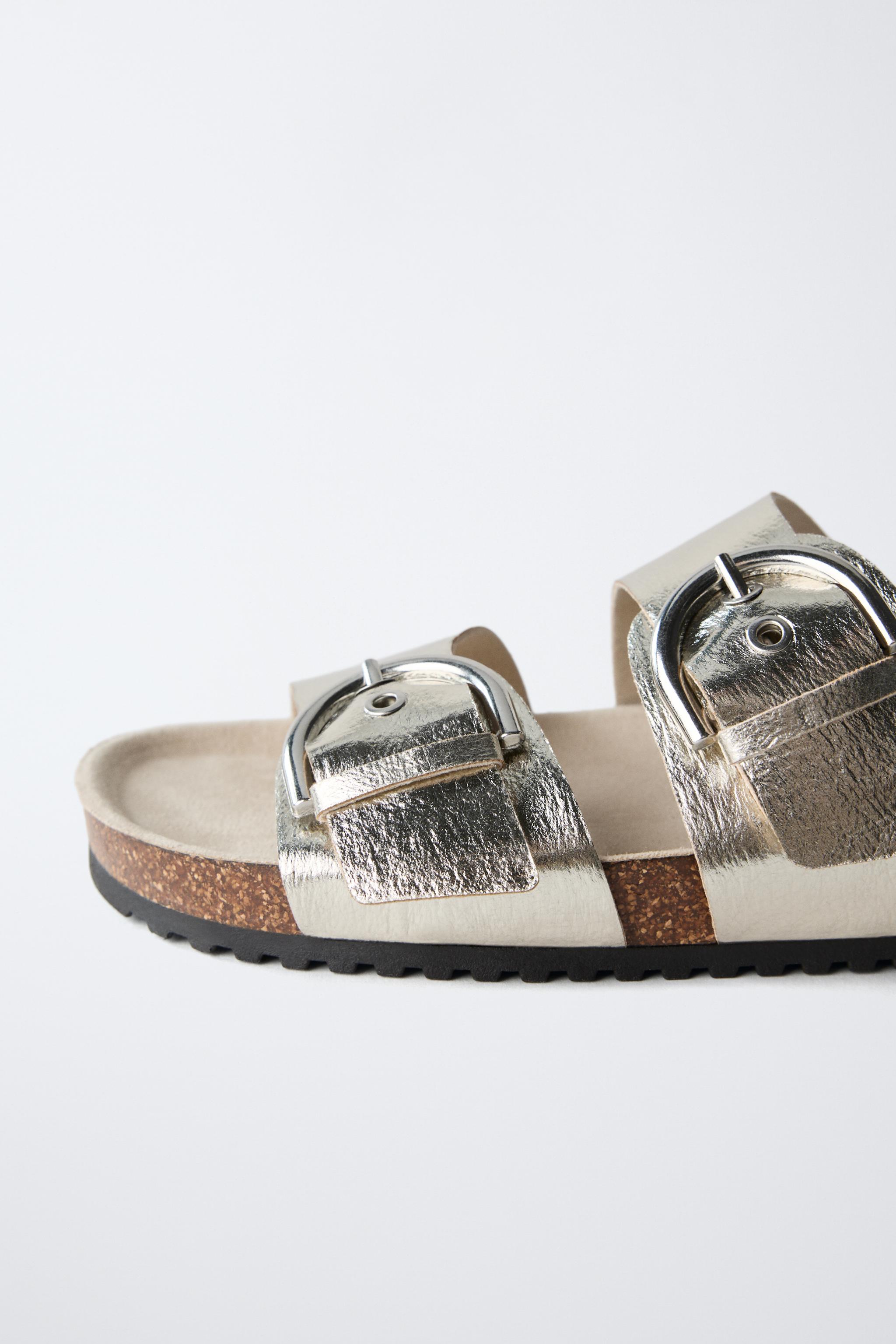 METALLIC BUCKLE SANDALS