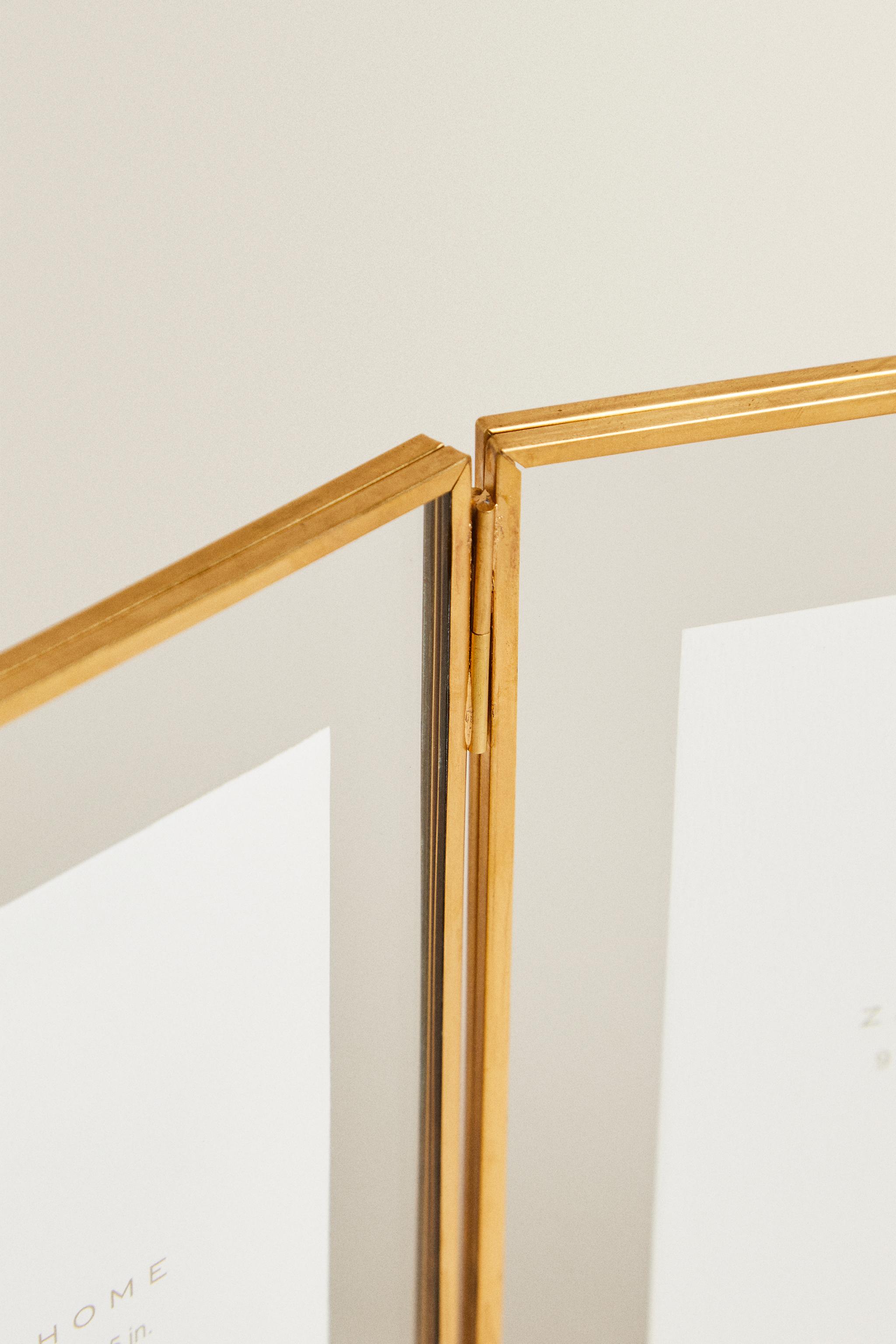 GOLDEN DOUBLE PICTURE FRAME