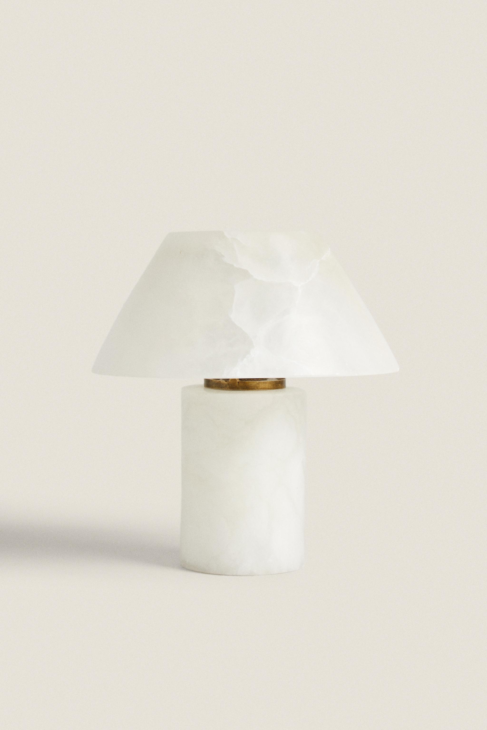 SMALL ALABASTER TABLE LAMP