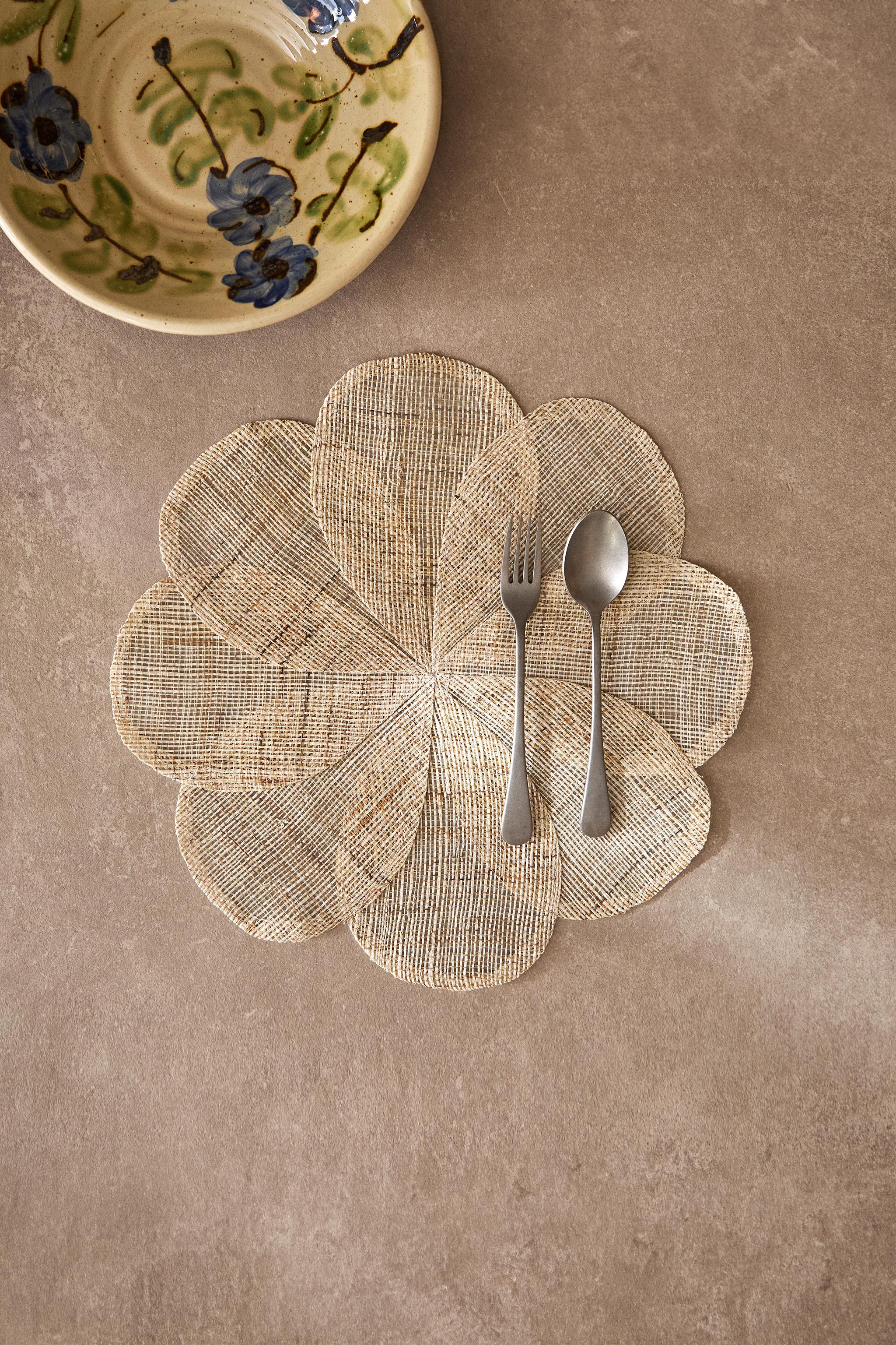 RAMIE FLOWER PLACEMAT