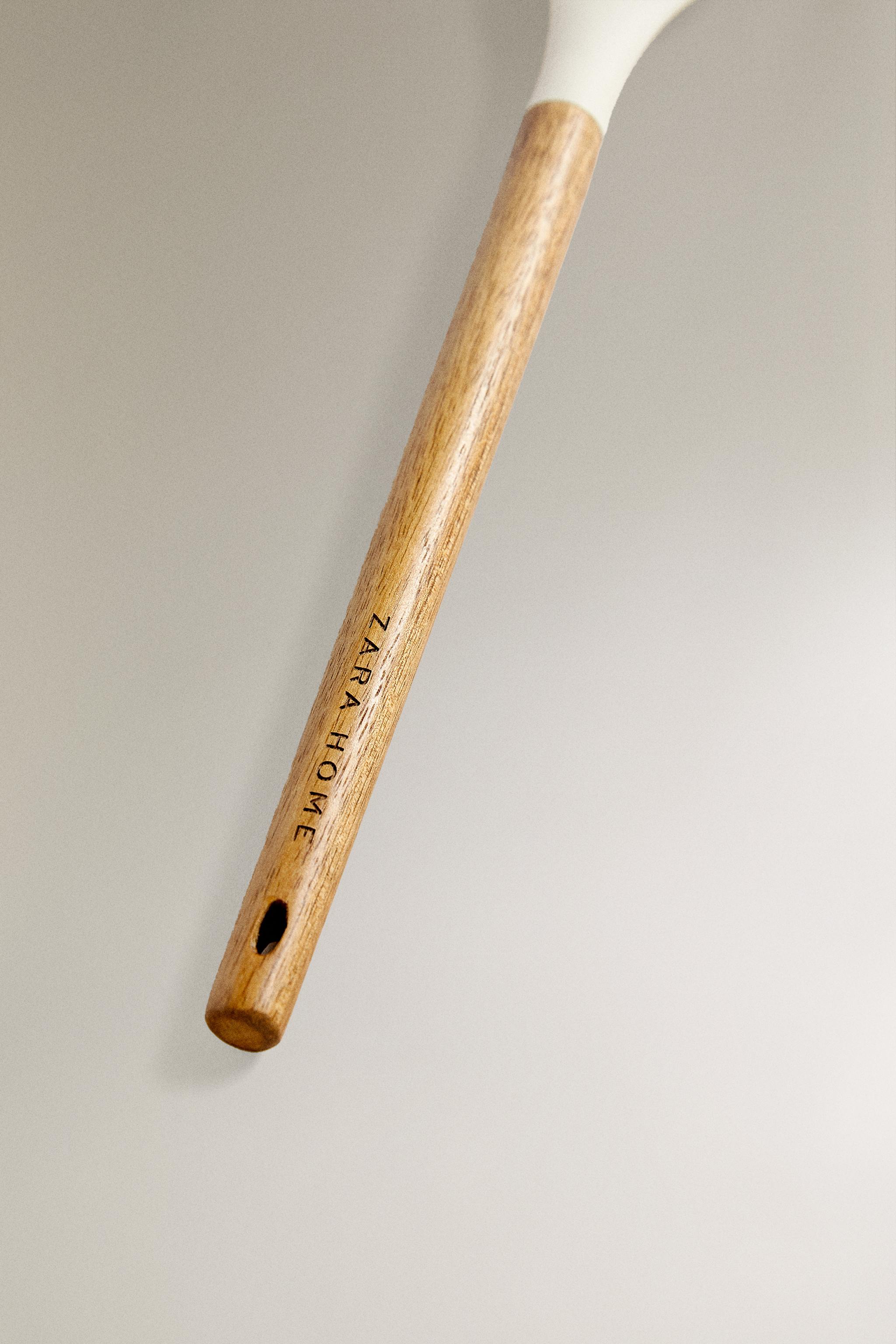 SILICONE AND WOODEN SPOON