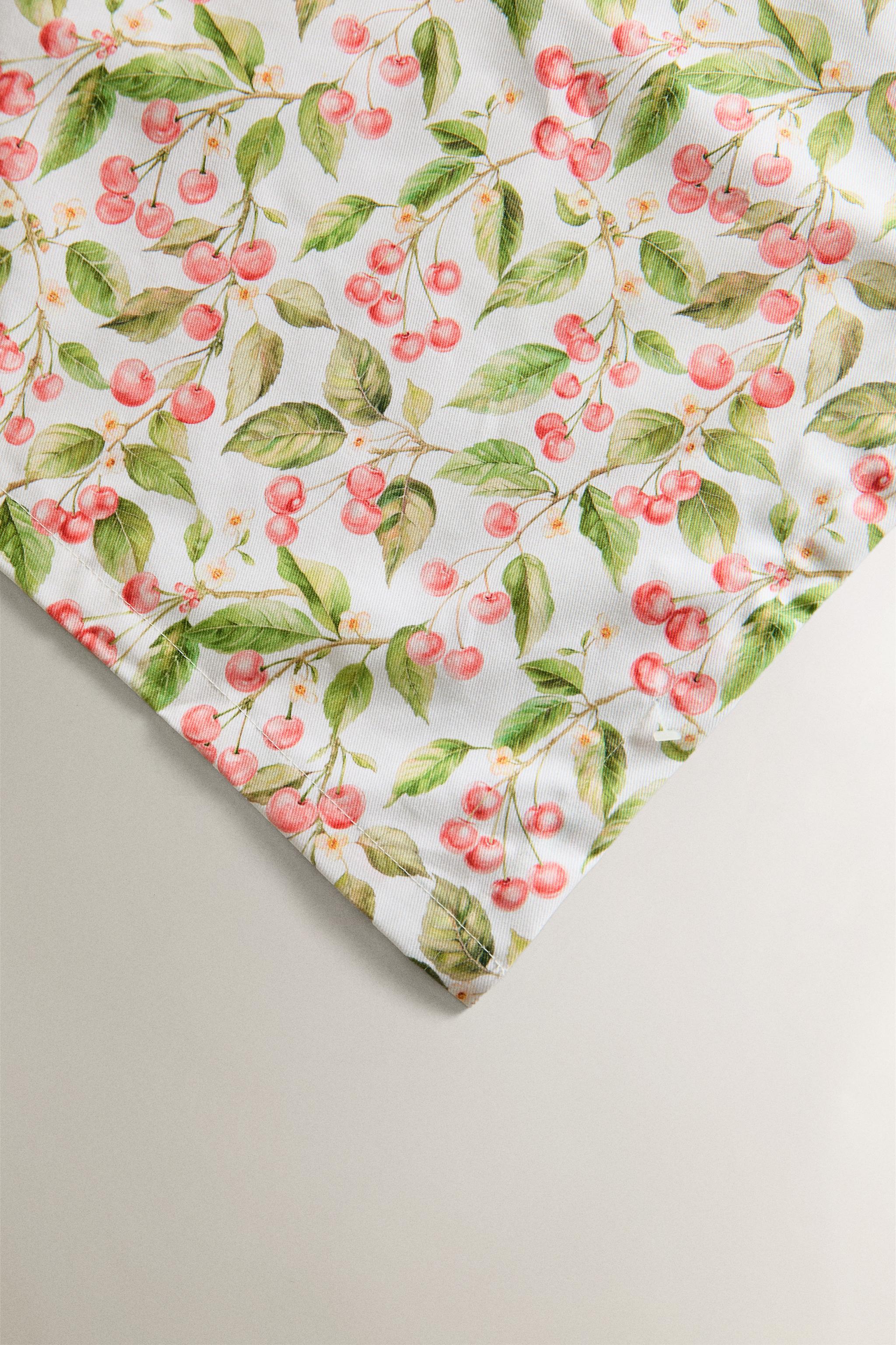 RESIN-COATED TABLECLOTH WITH A CHERRY PRINT