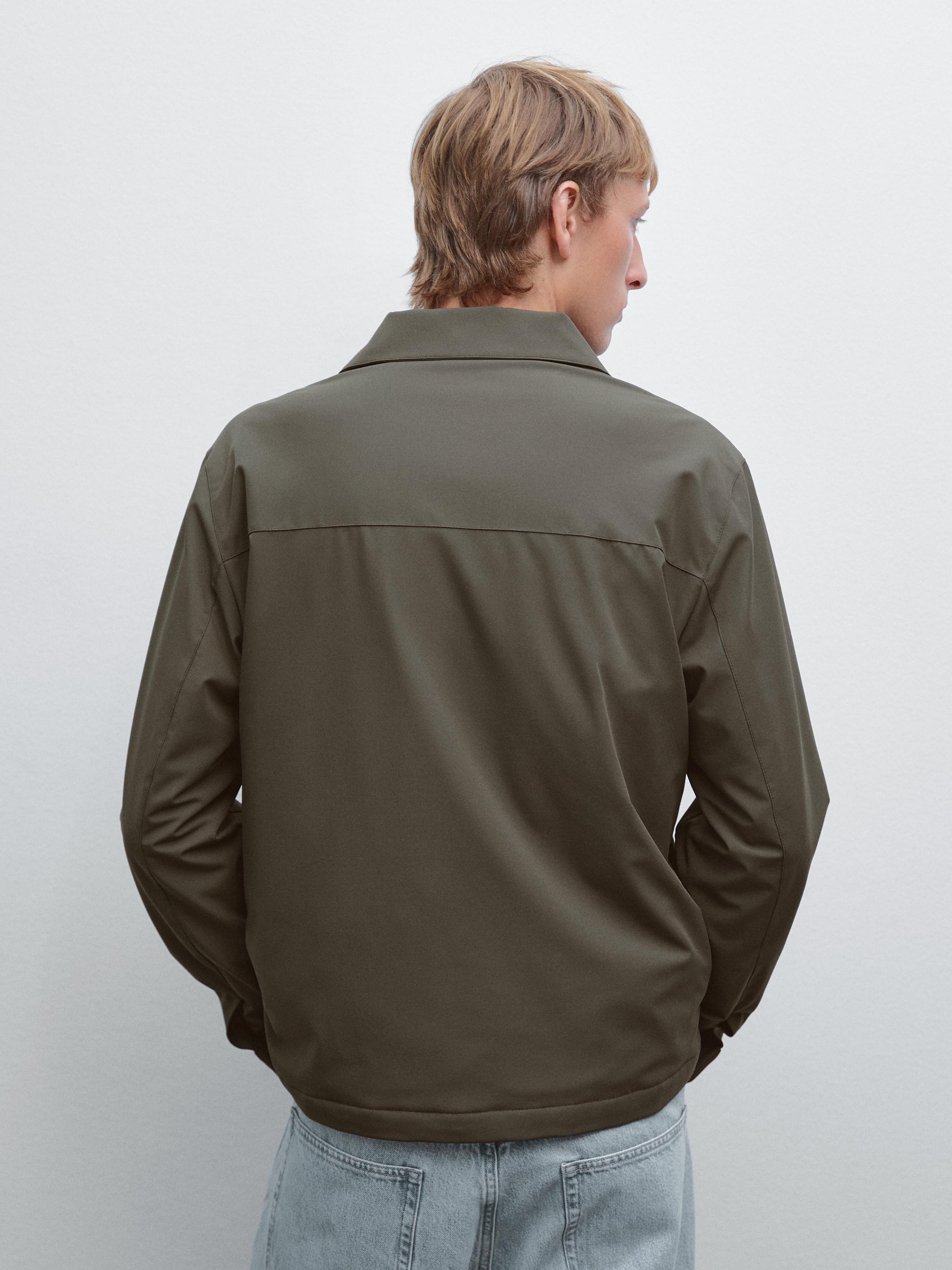 Lightweight water-repellent jacket