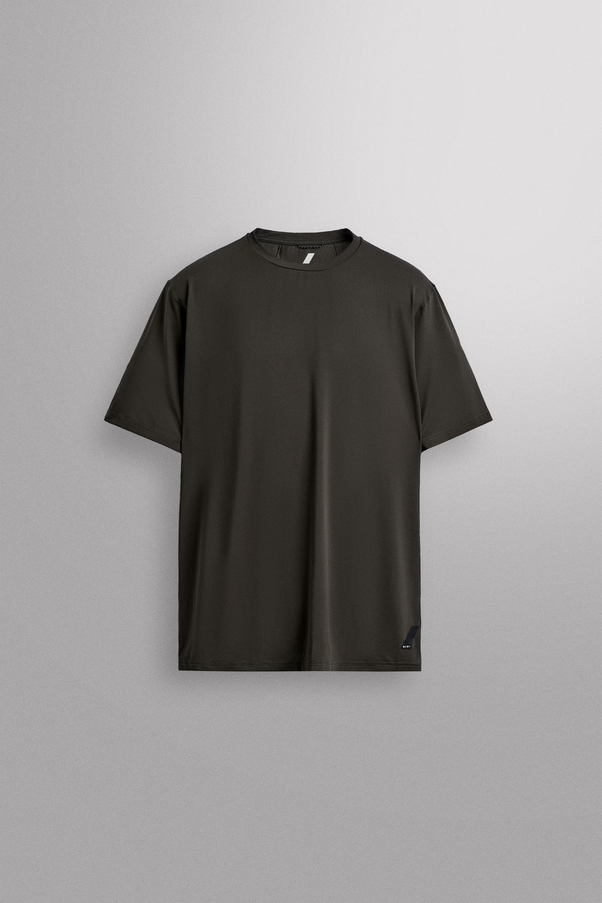 TEXTURED TRAINING T-SHIRT
