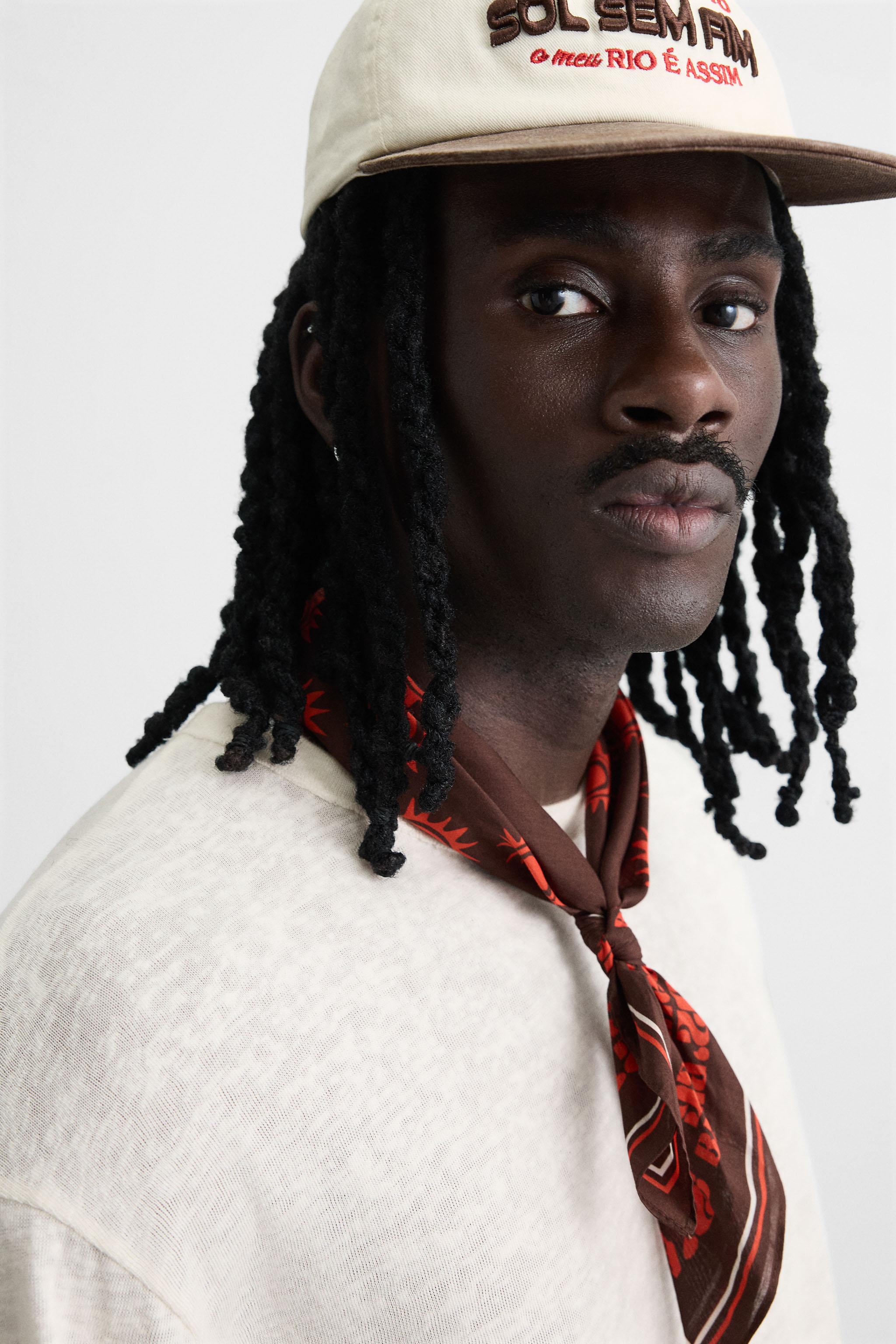 GRAPHIC PRINT BANDANA