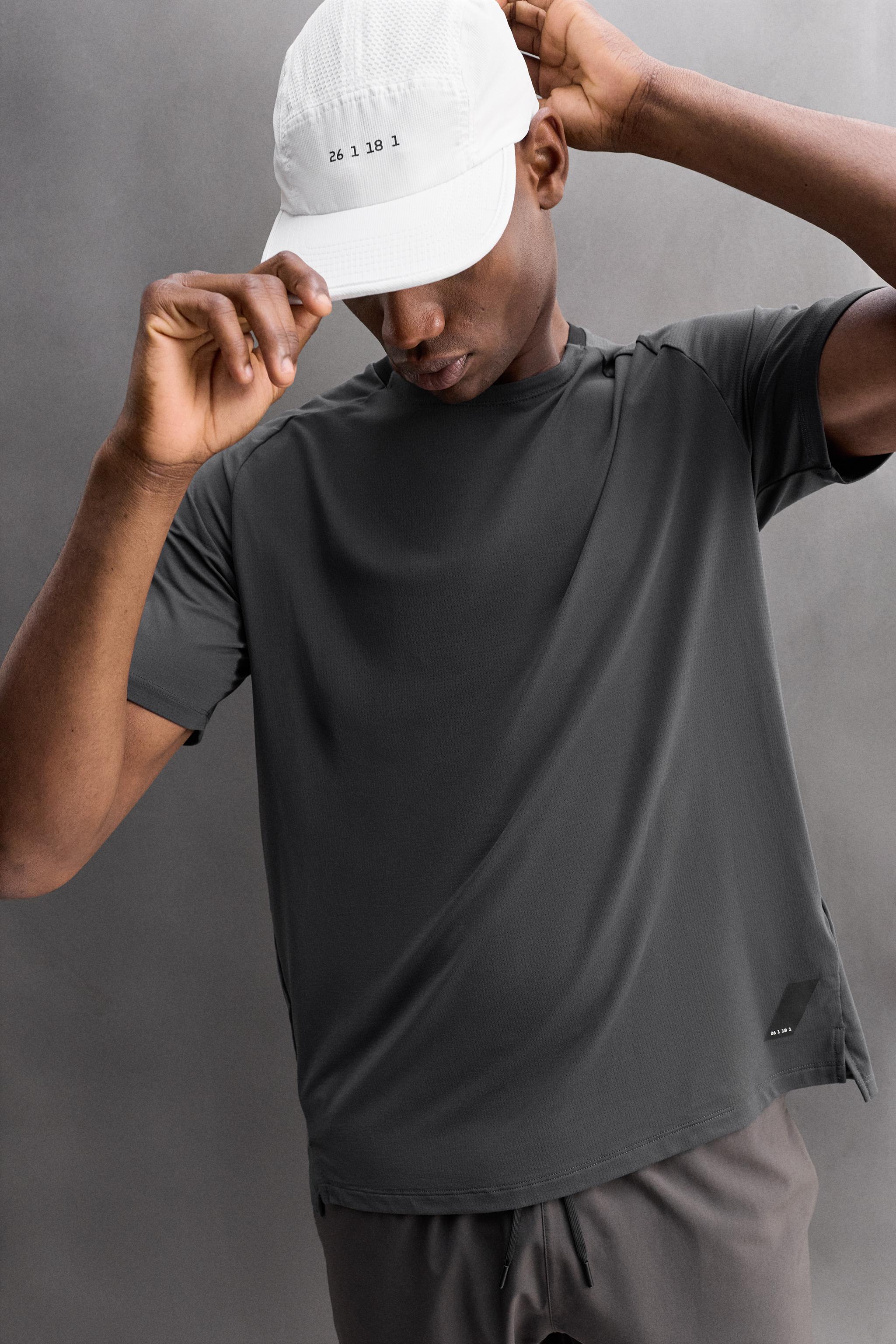 TEXTURED TRAINING T-SHIRT