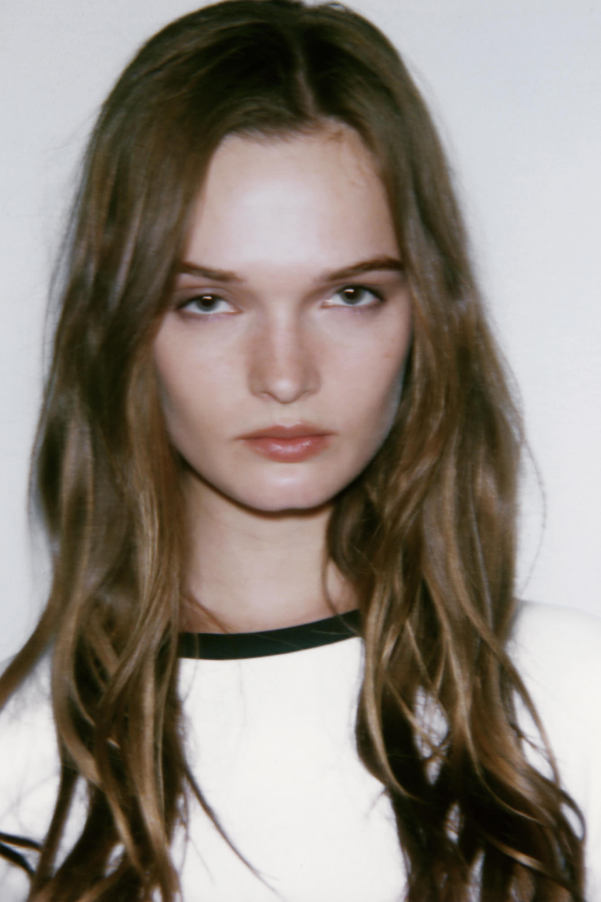 ZARA TRIM T-SHIRT WITH BROOCH