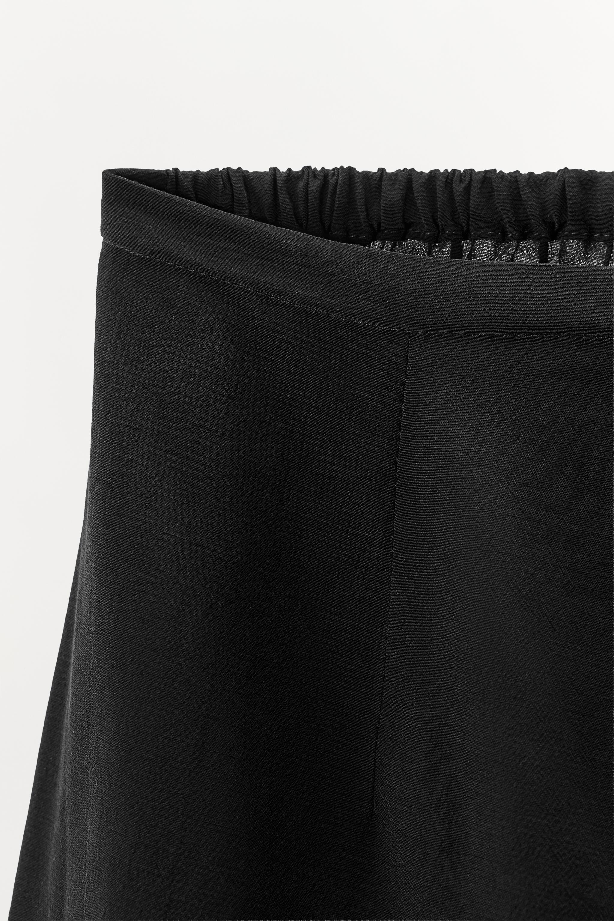 WAVY VISCOSE SHORTS
