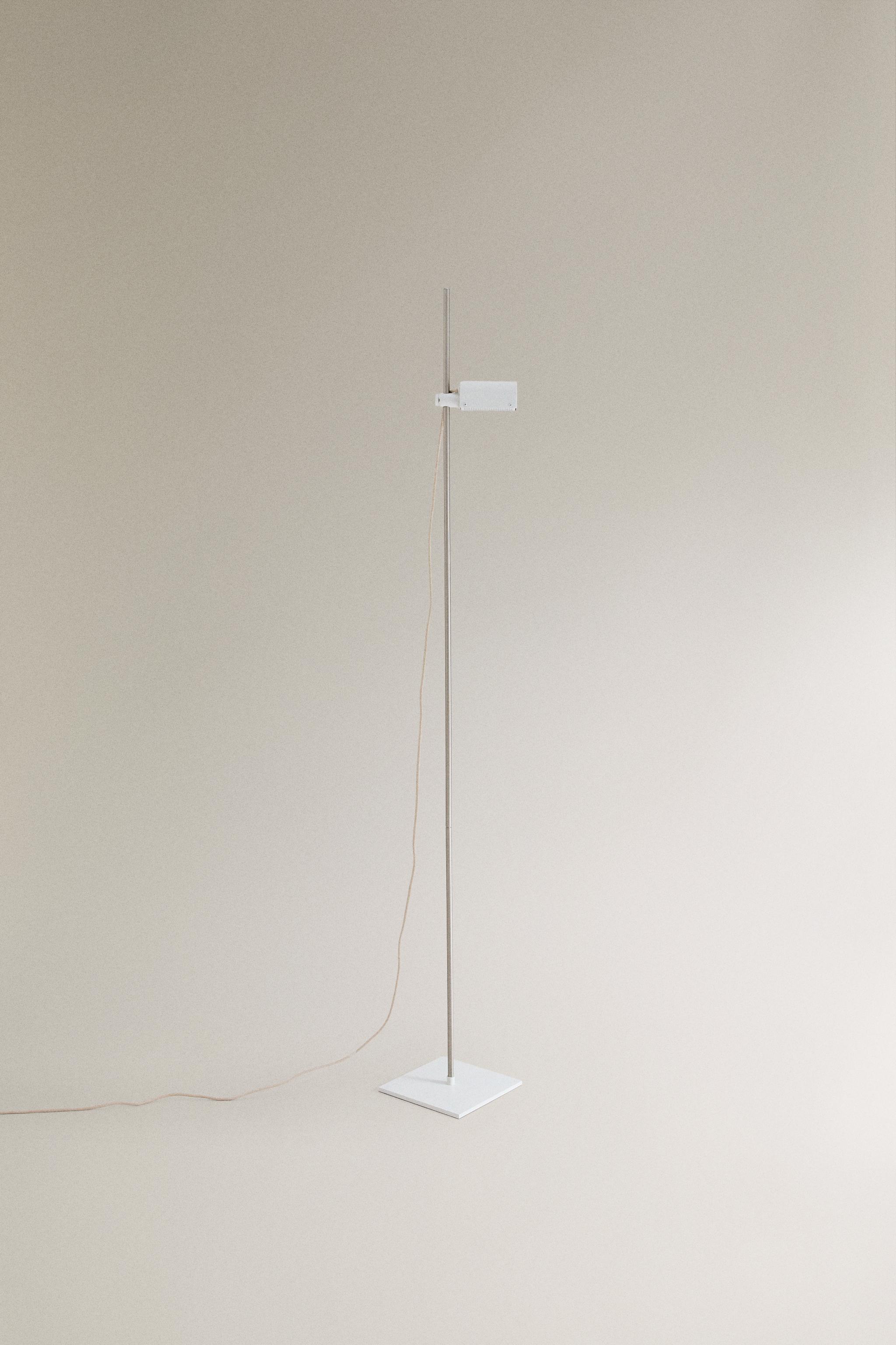 FLOOR LAMP | METAL SPOTLIGHT