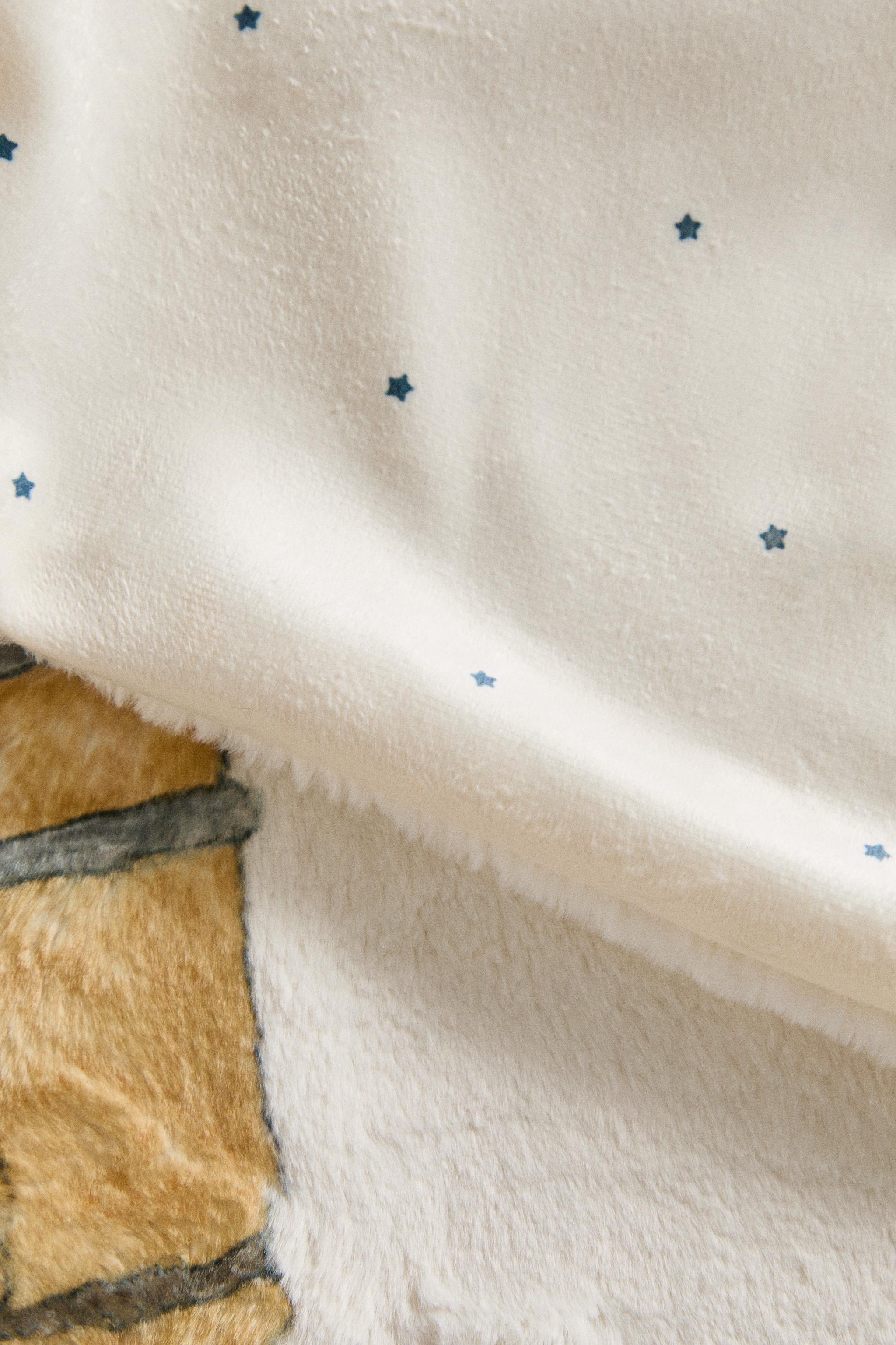 CHILDREN'S RACING DOG SOFT BLANKET