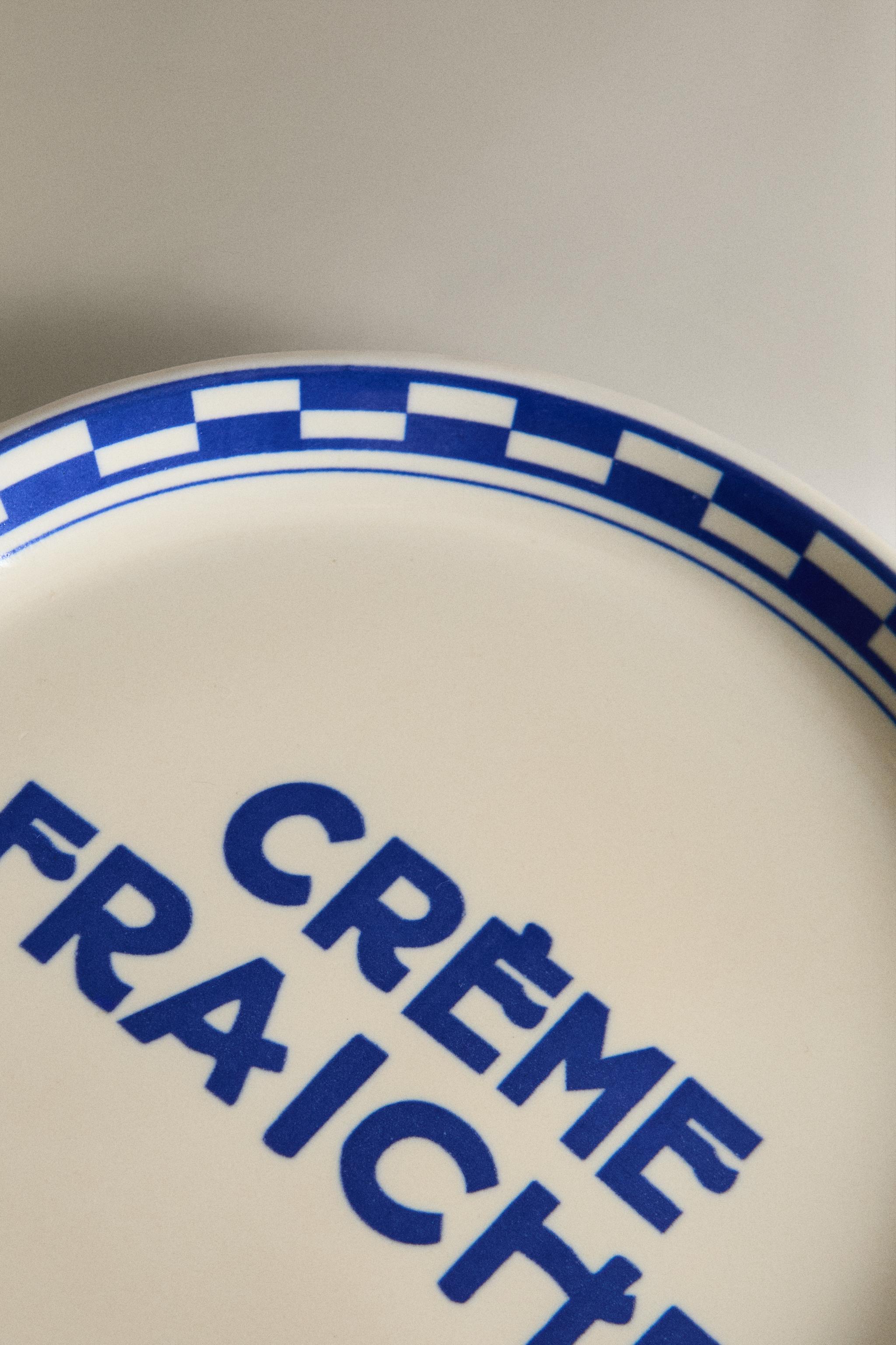 CERAMIC PLATE WITH CRÈME FRAICHE SLOGAN