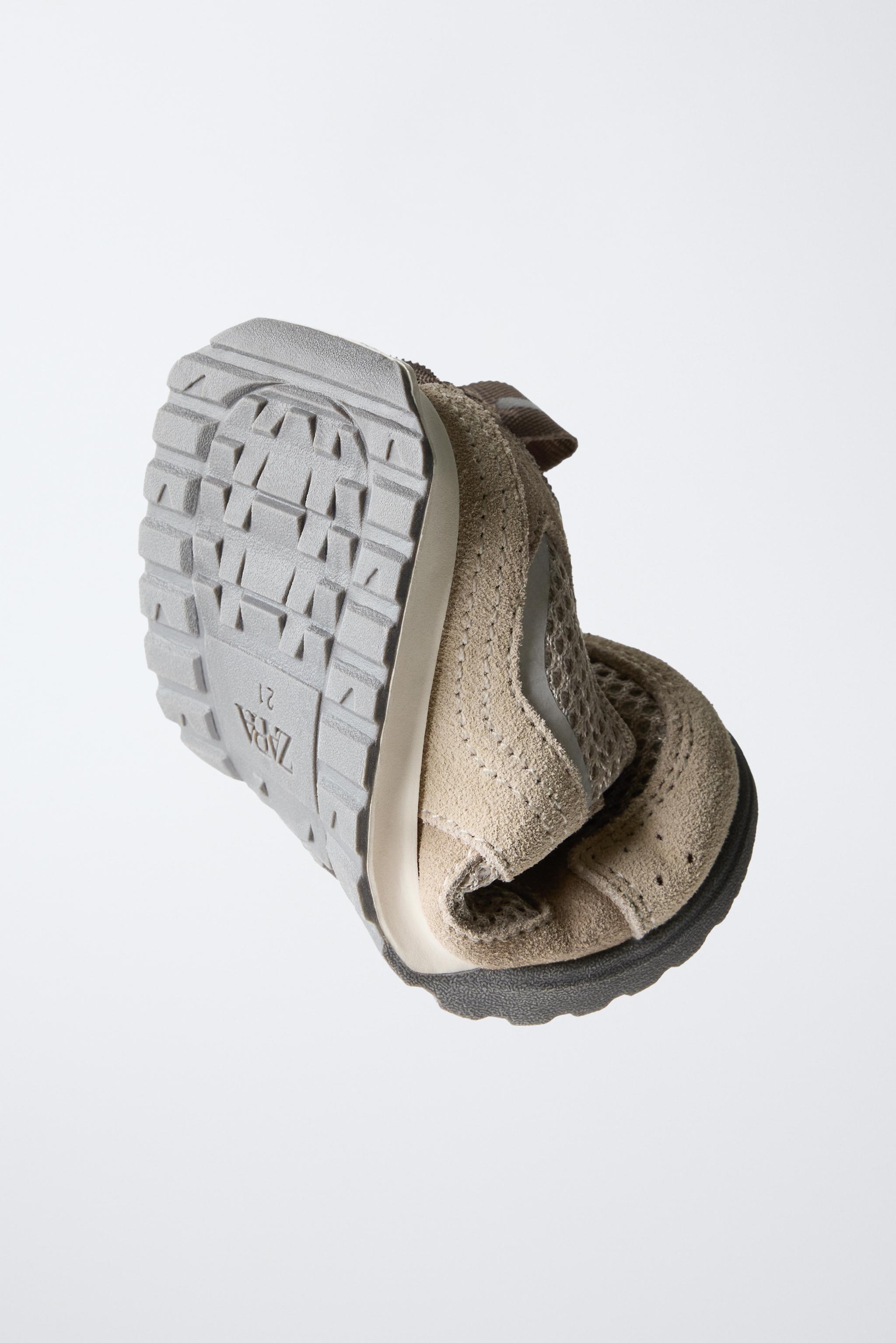 BAREFOOT MULTI-PIECE SNEAKERS