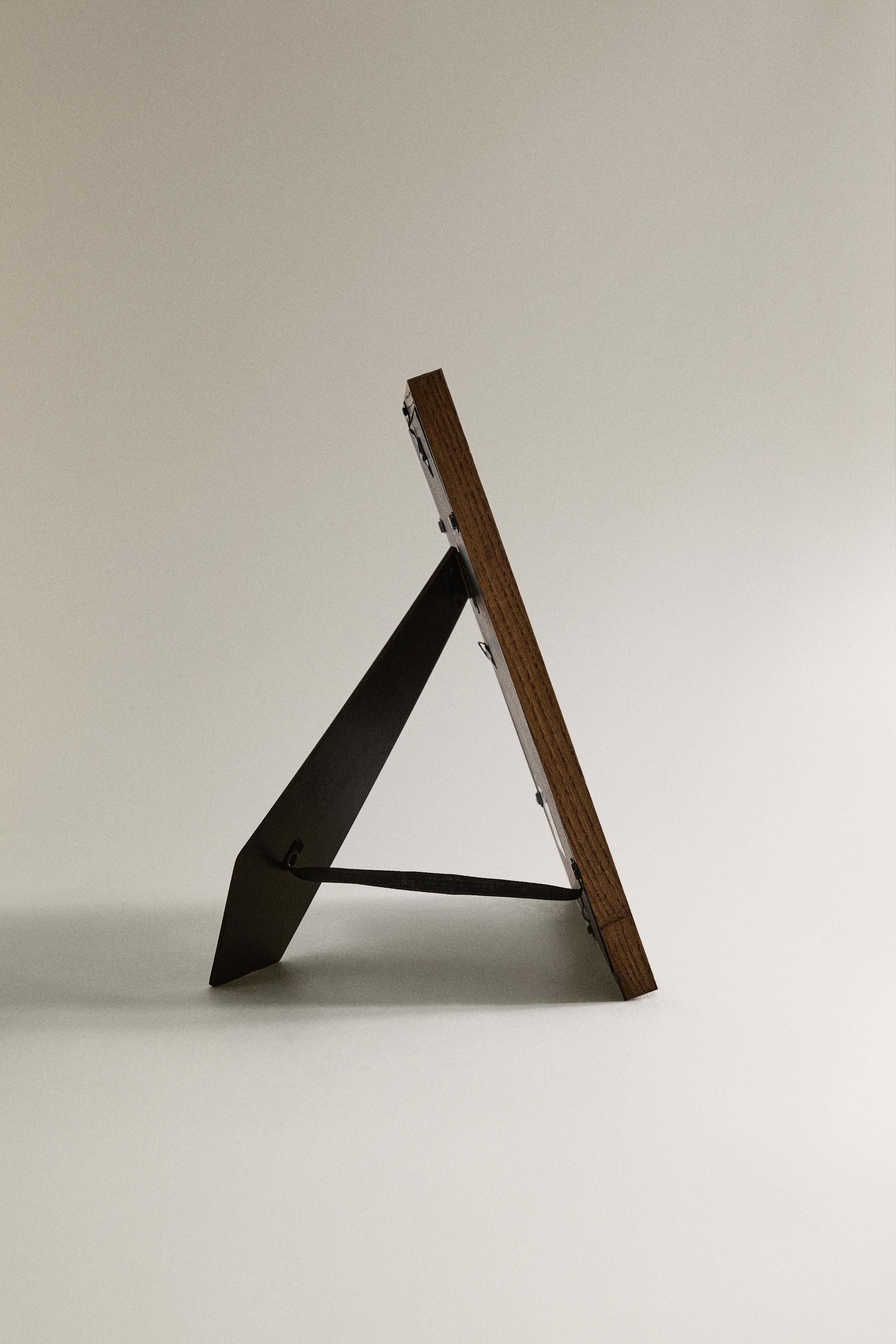 WOOD AND LINEN PICTURE FRAME