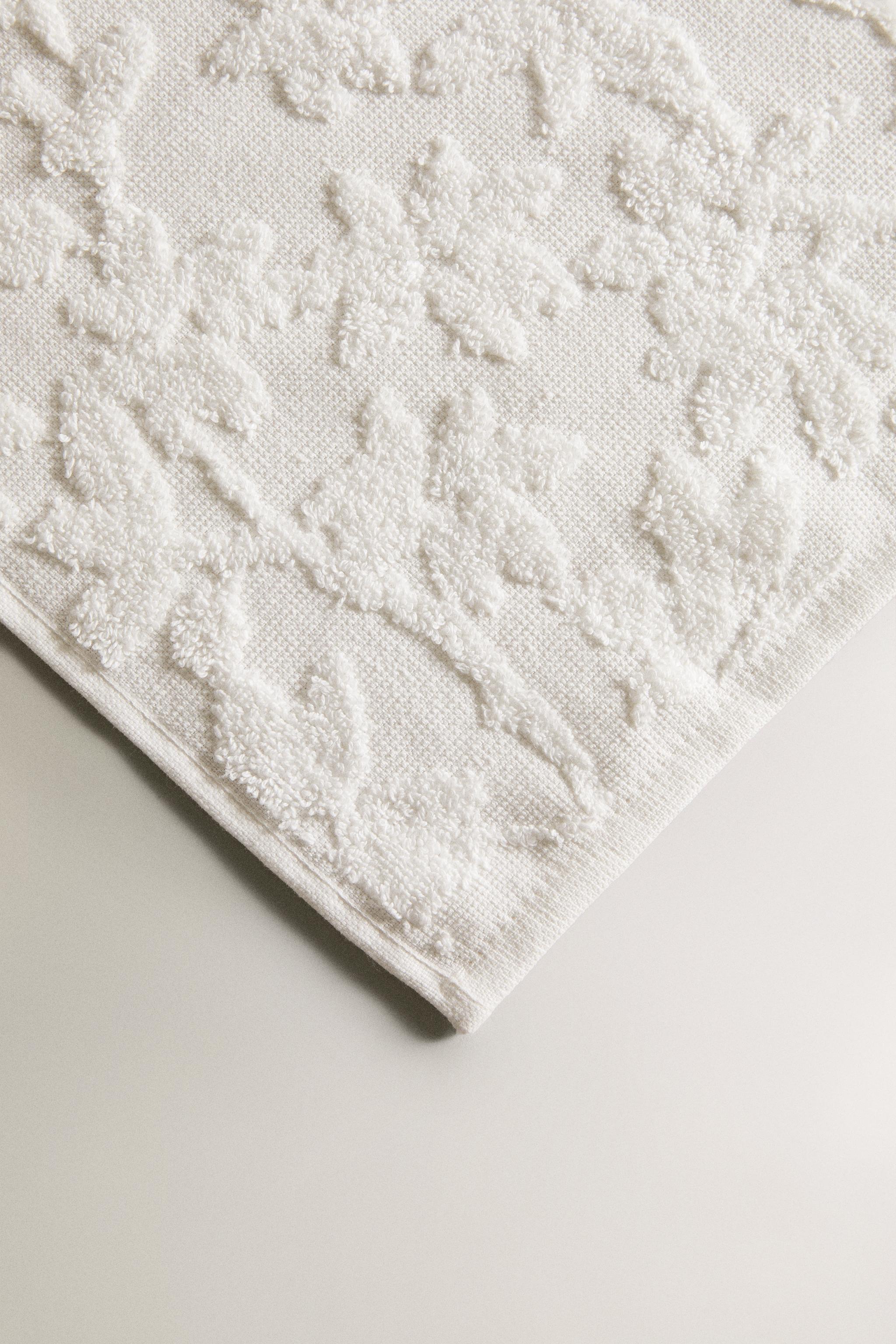 FLORAL JACQUARD BATH TOWEL