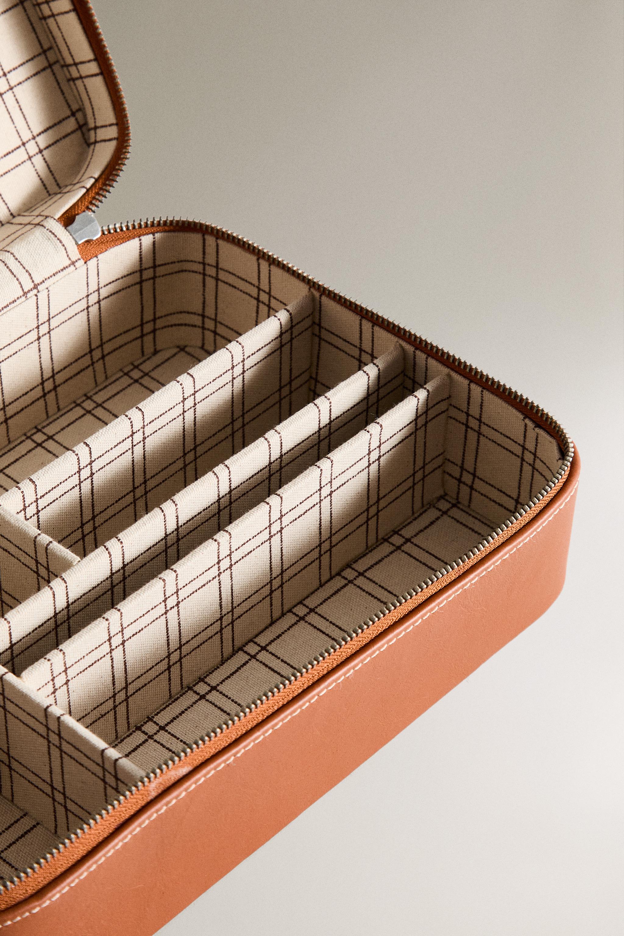 LARGE LEATHER MAKEUP BAG WITH COMPARTMENTS