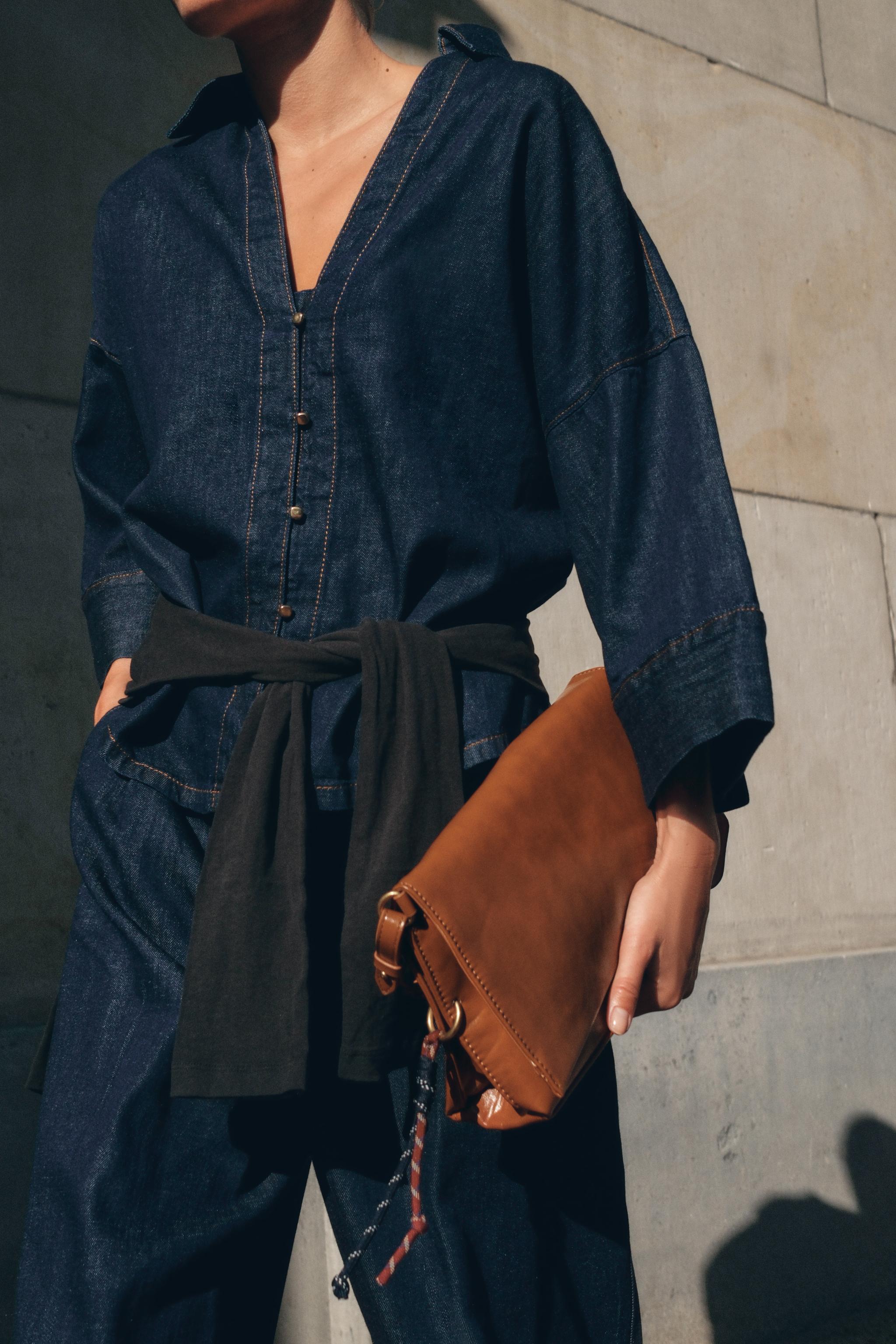 DENIM EFFECT BUTTON-UP SHIRT