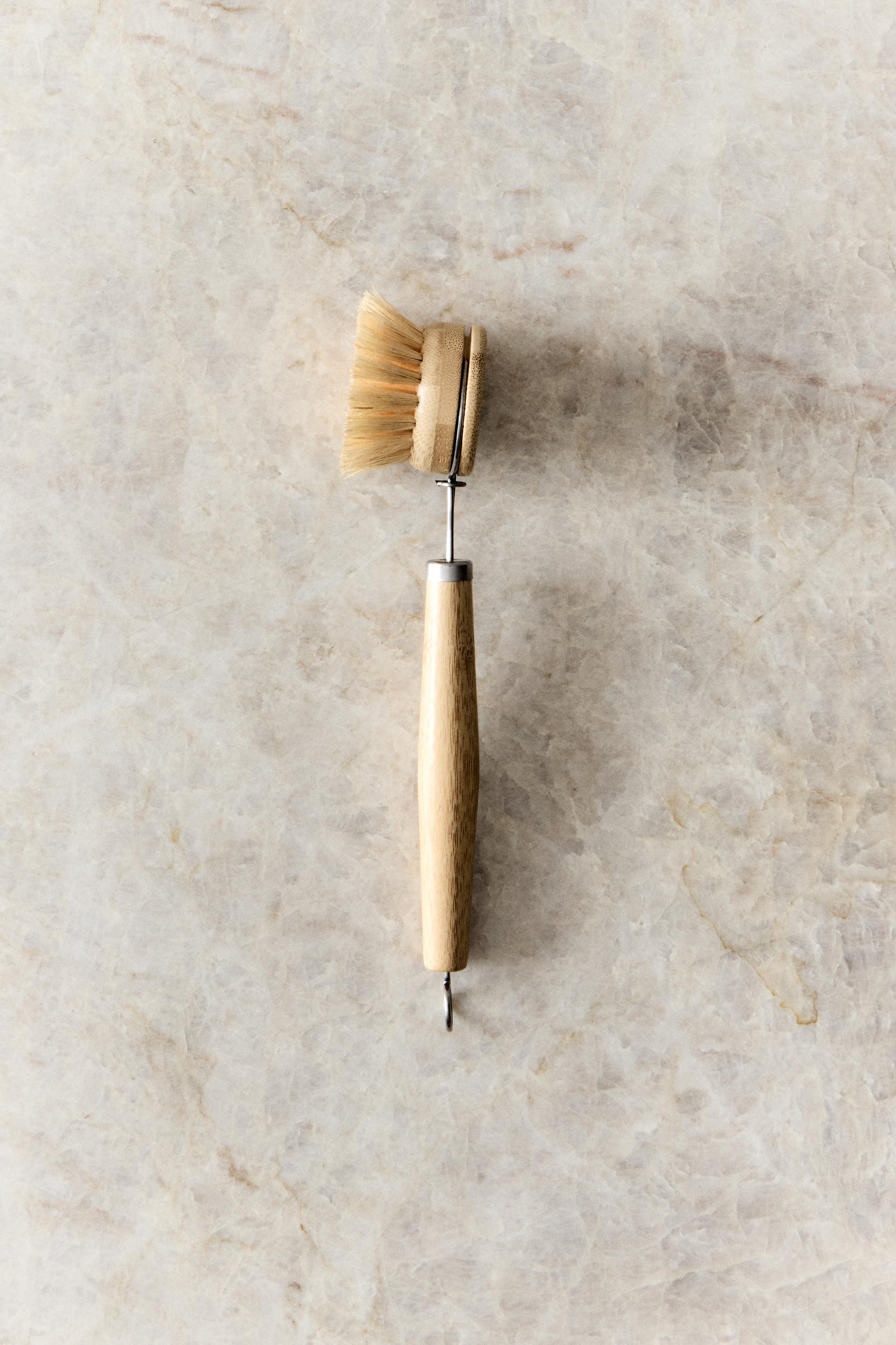 WOODEN TABLEWARE BRUSH