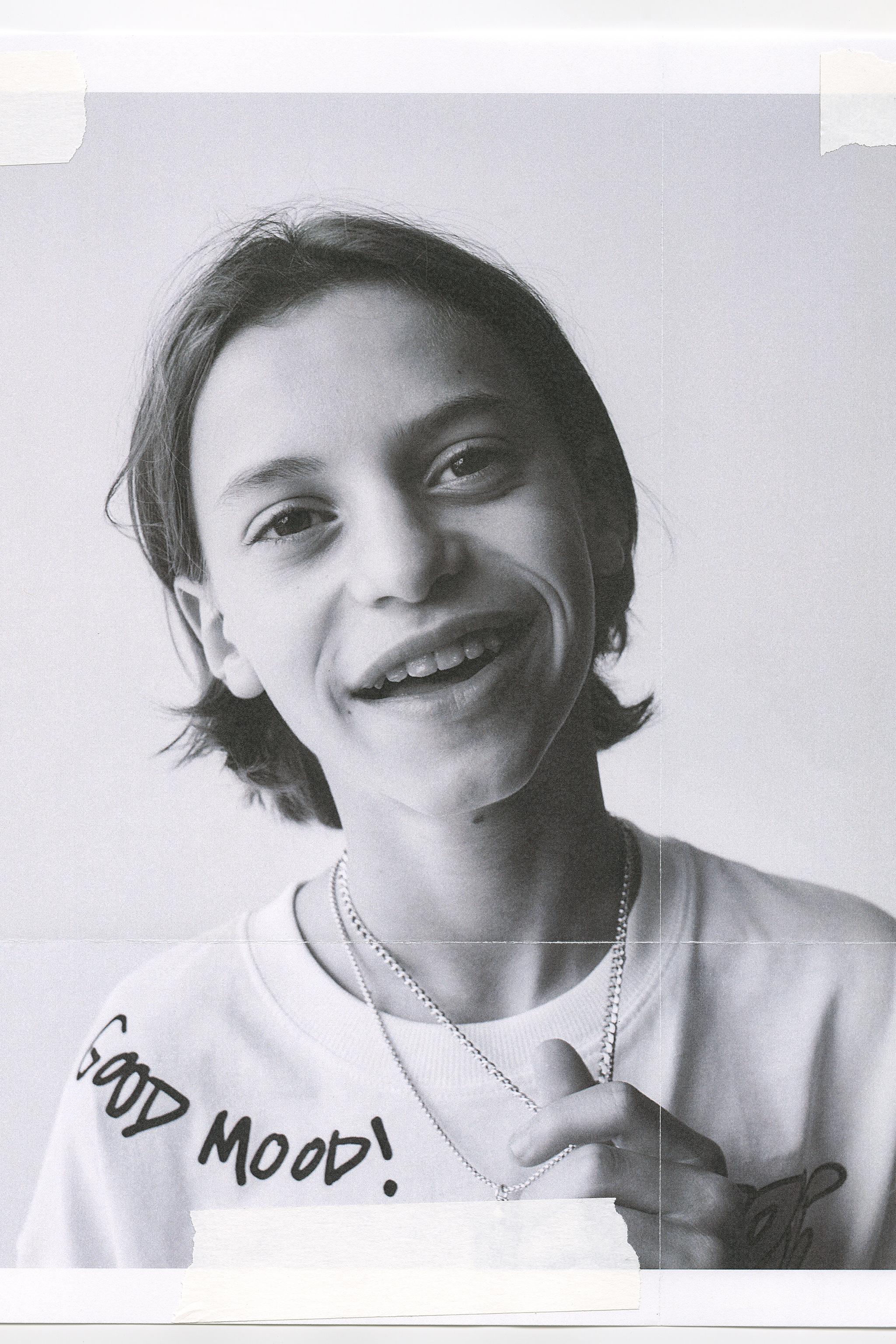 GRAFFITI PRINT T-SHIRT