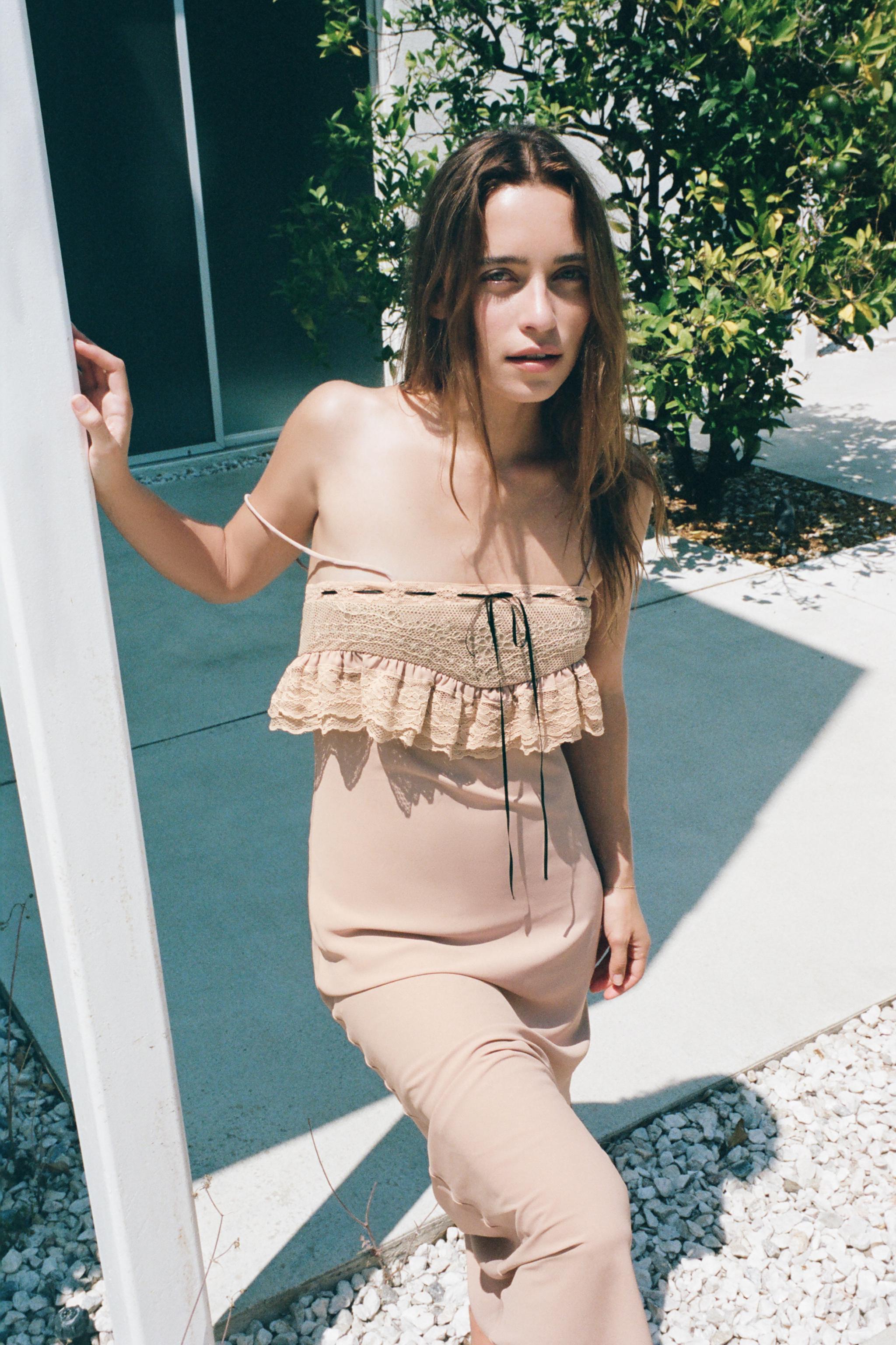 EMBROIDERED DRESS WITH CONTRAST BOW