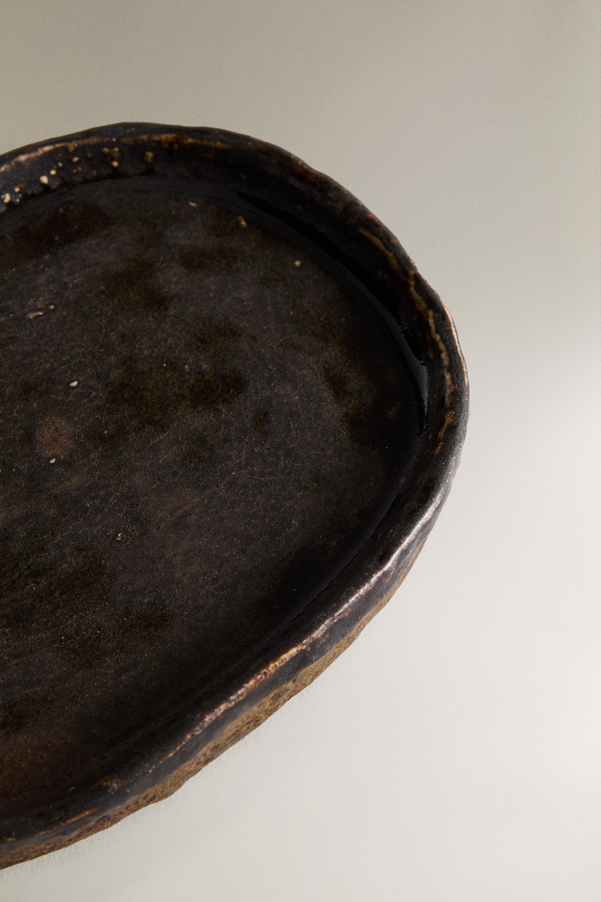 TEXTURED CERAMIC BATHROOM SOAP DISH