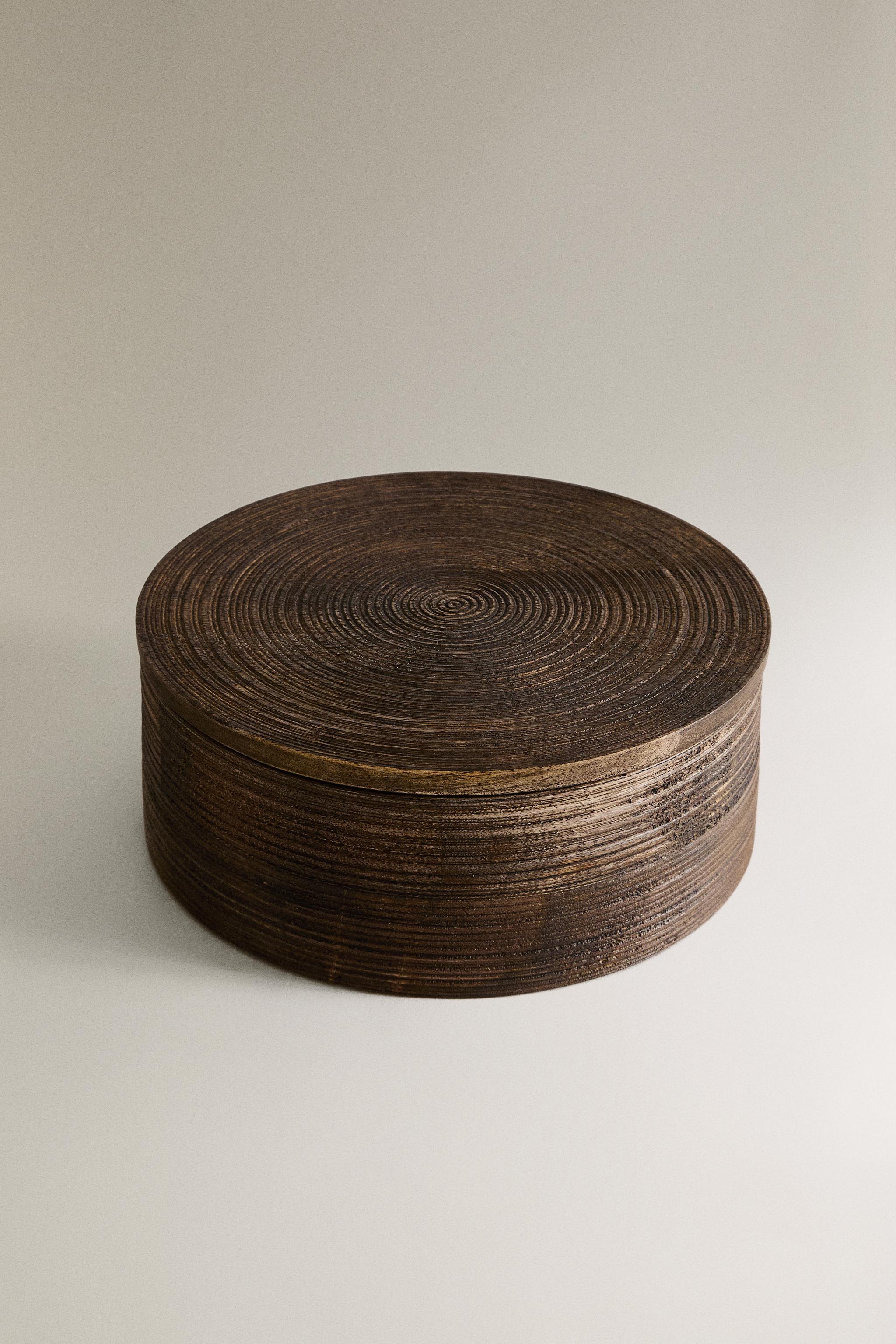 LARGE ROUND WOODEN BOX