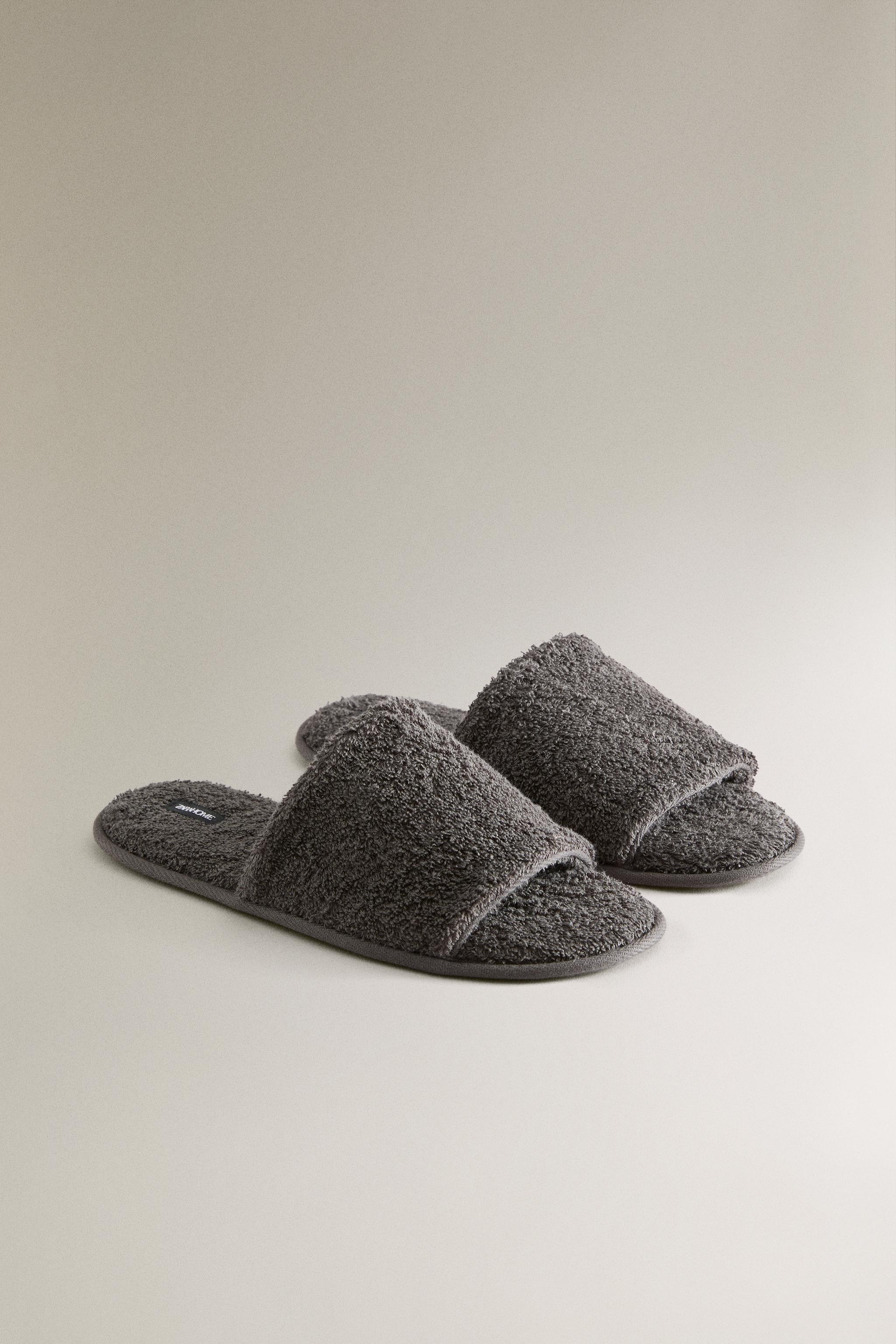 OPEN TERRYCLOTH BATHROOM SLIPPERS