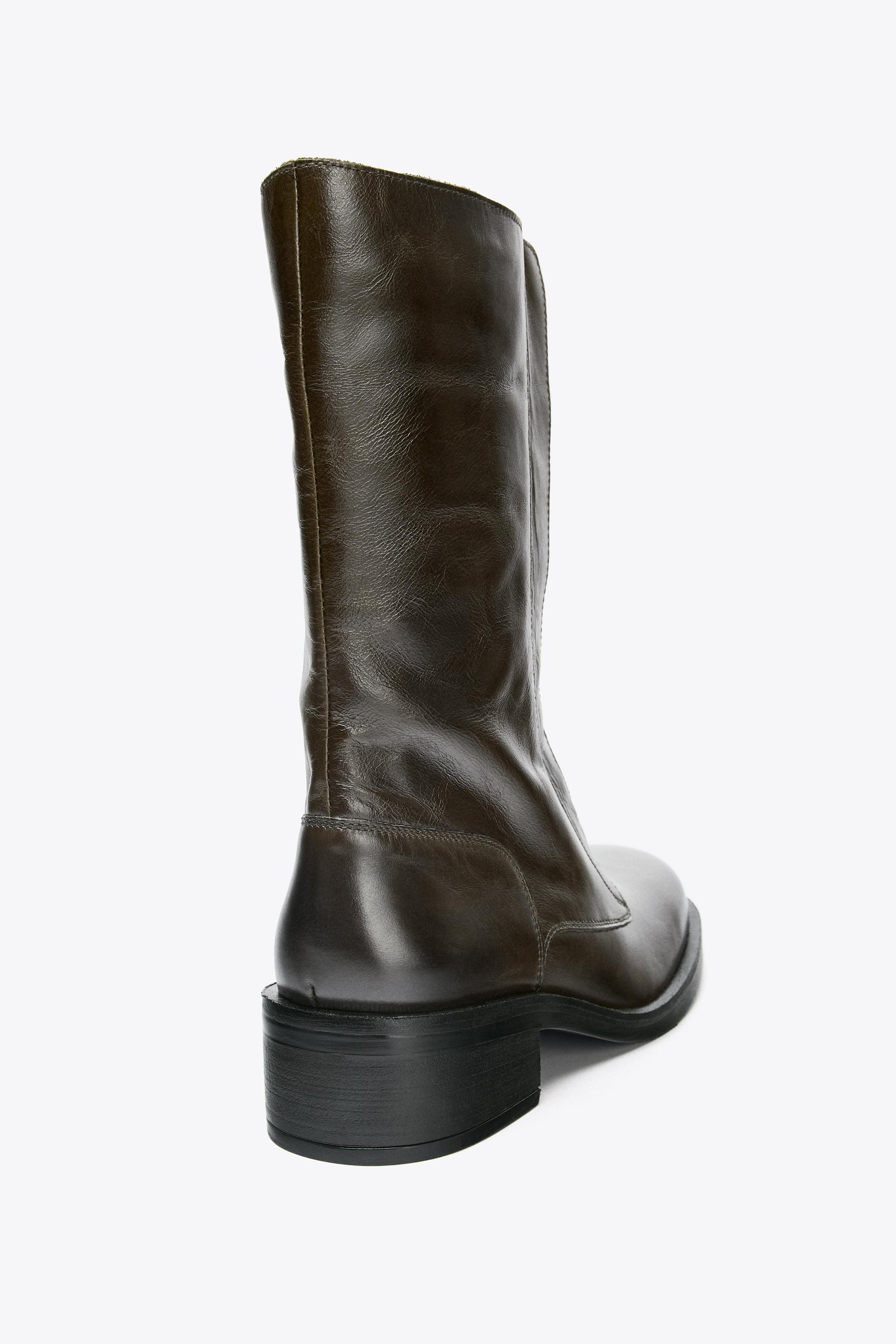 LACED LEATHER ANKLE BOOTS