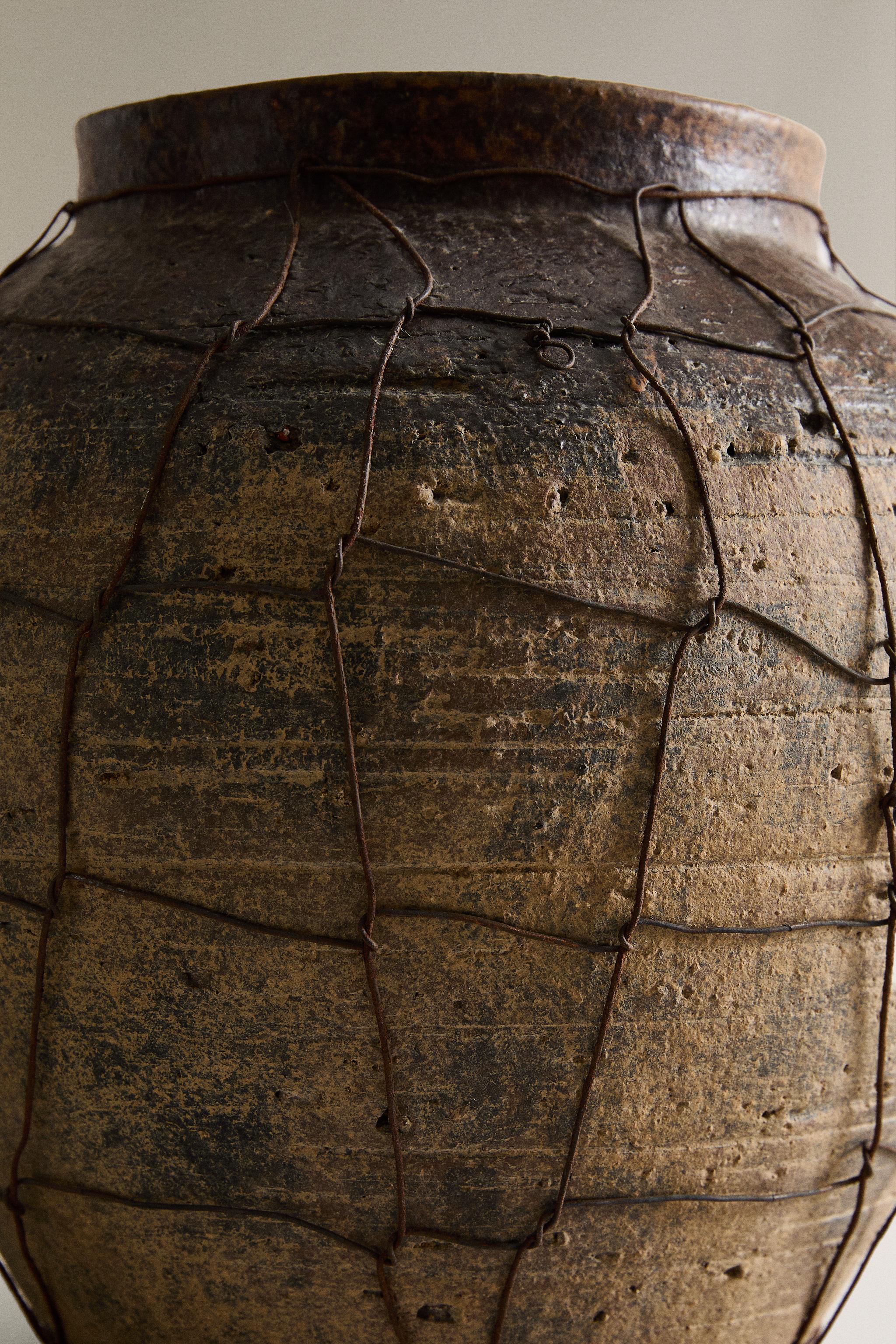 TERRACOTTA LATTICE VASE