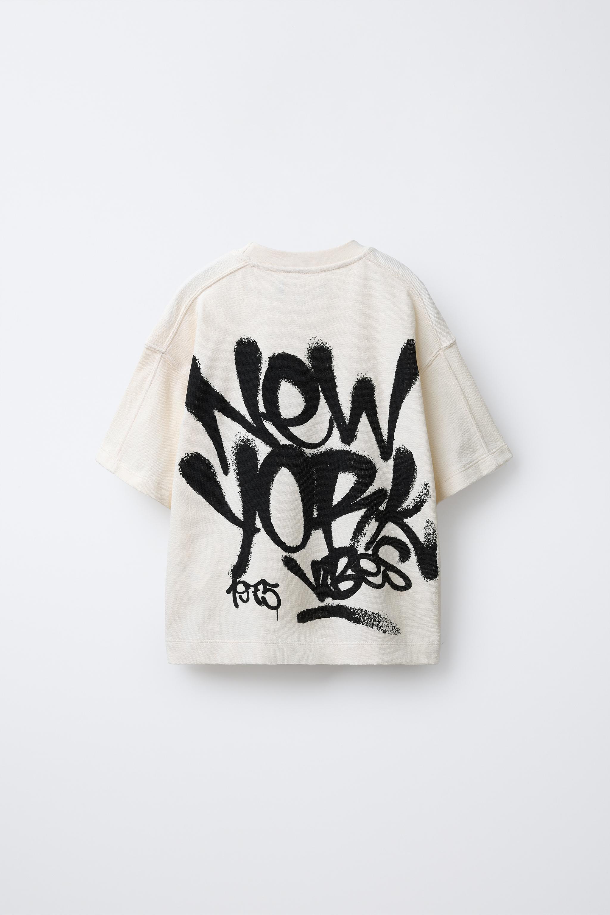 TEXTURED GRAFFITI PRINT T-SHIRT