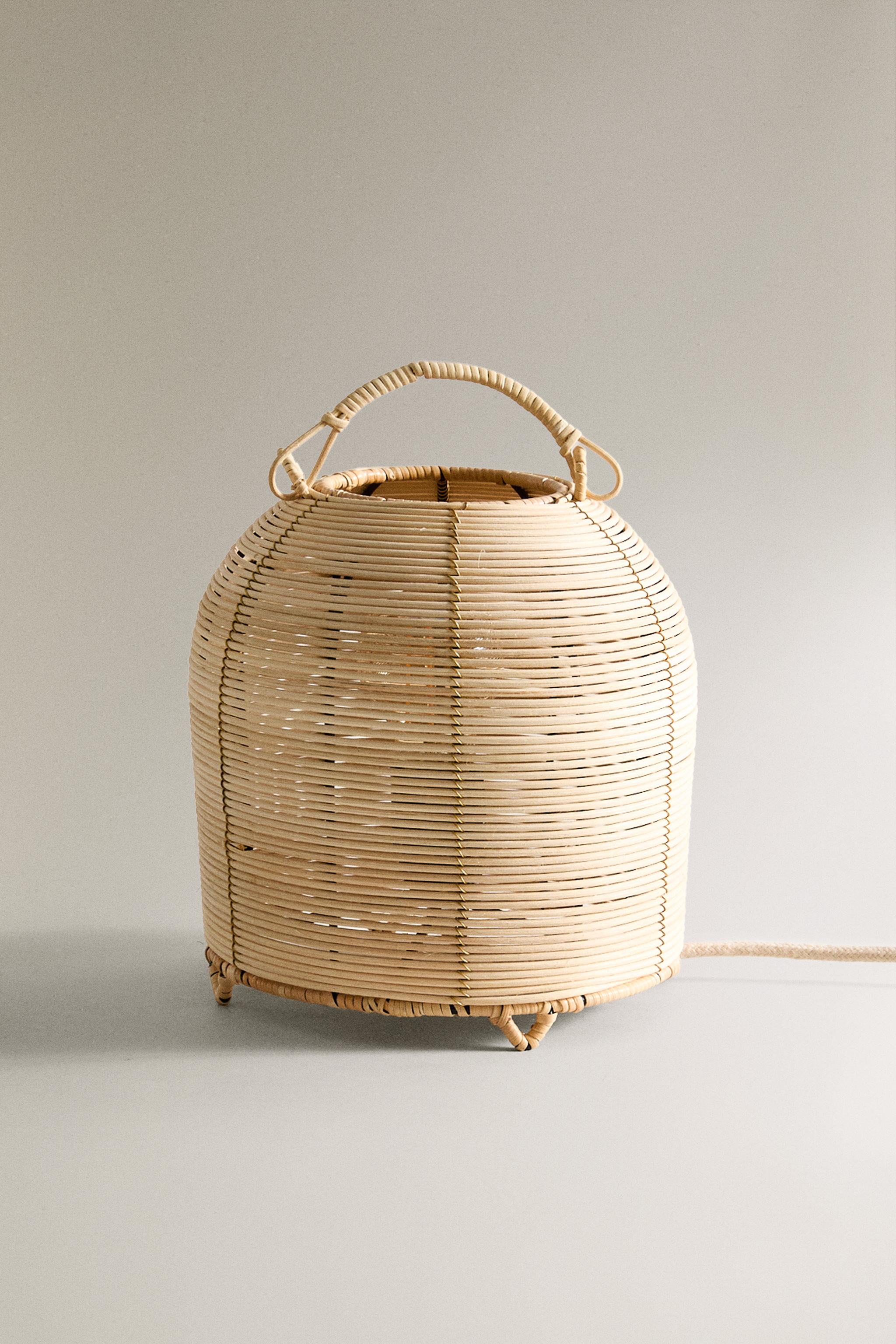 RATTAN TABLE LAMP