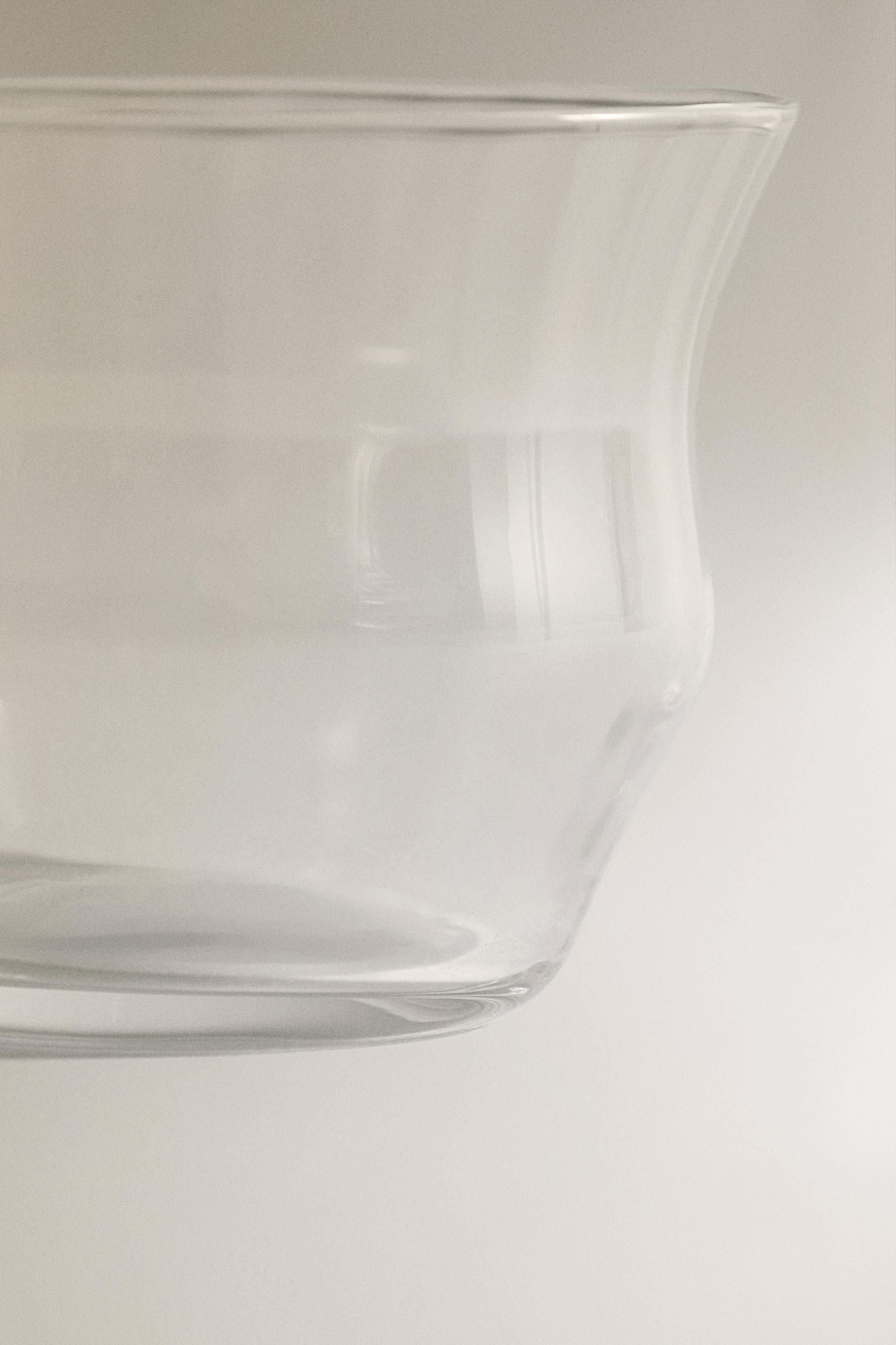 RAISED DESIGN GLASS TUMBLER