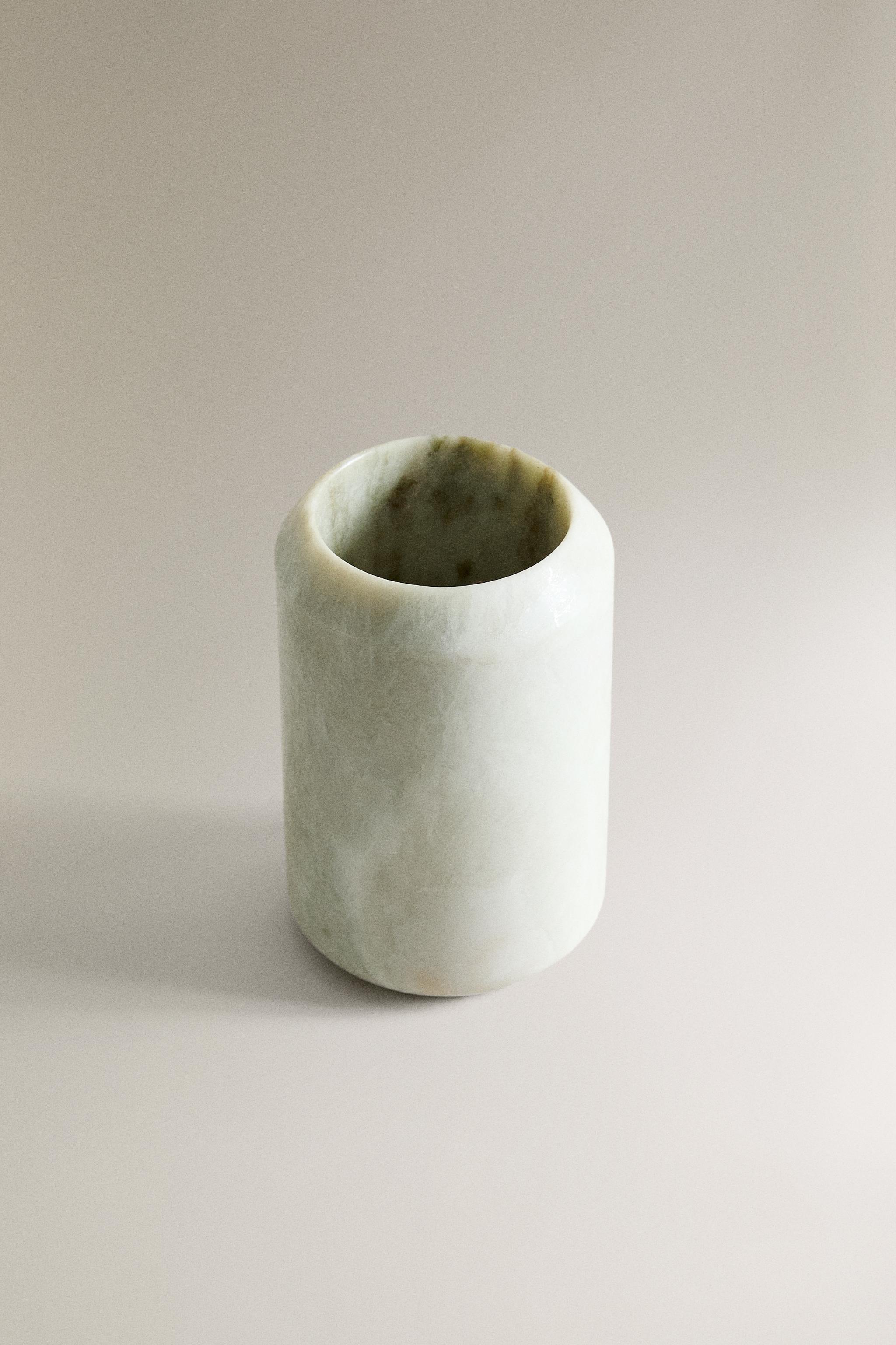 MARBLE TOOTHBRUSH HOLDER