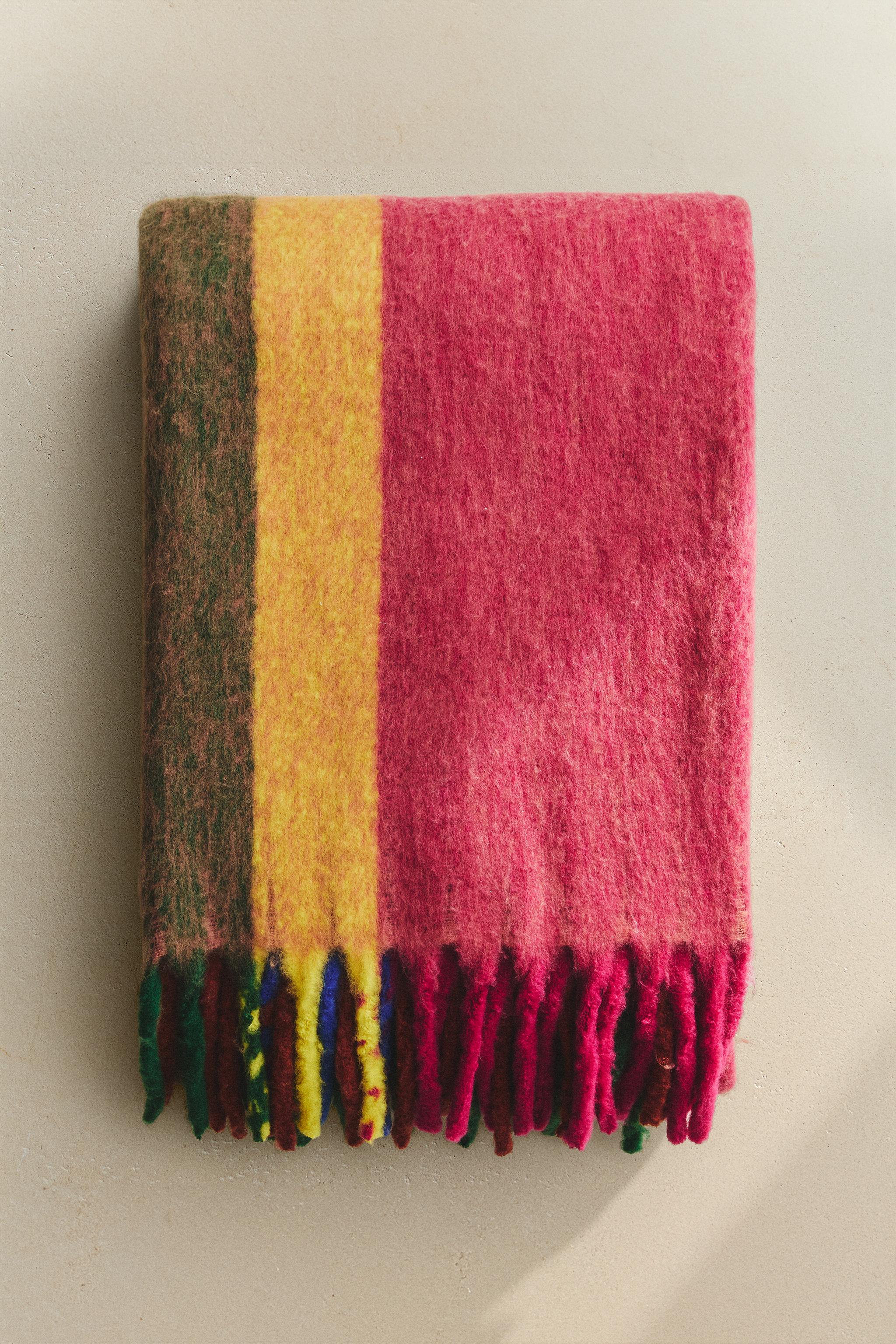 IRREGULAR STRIPED BLANKET X COLLAGERIE