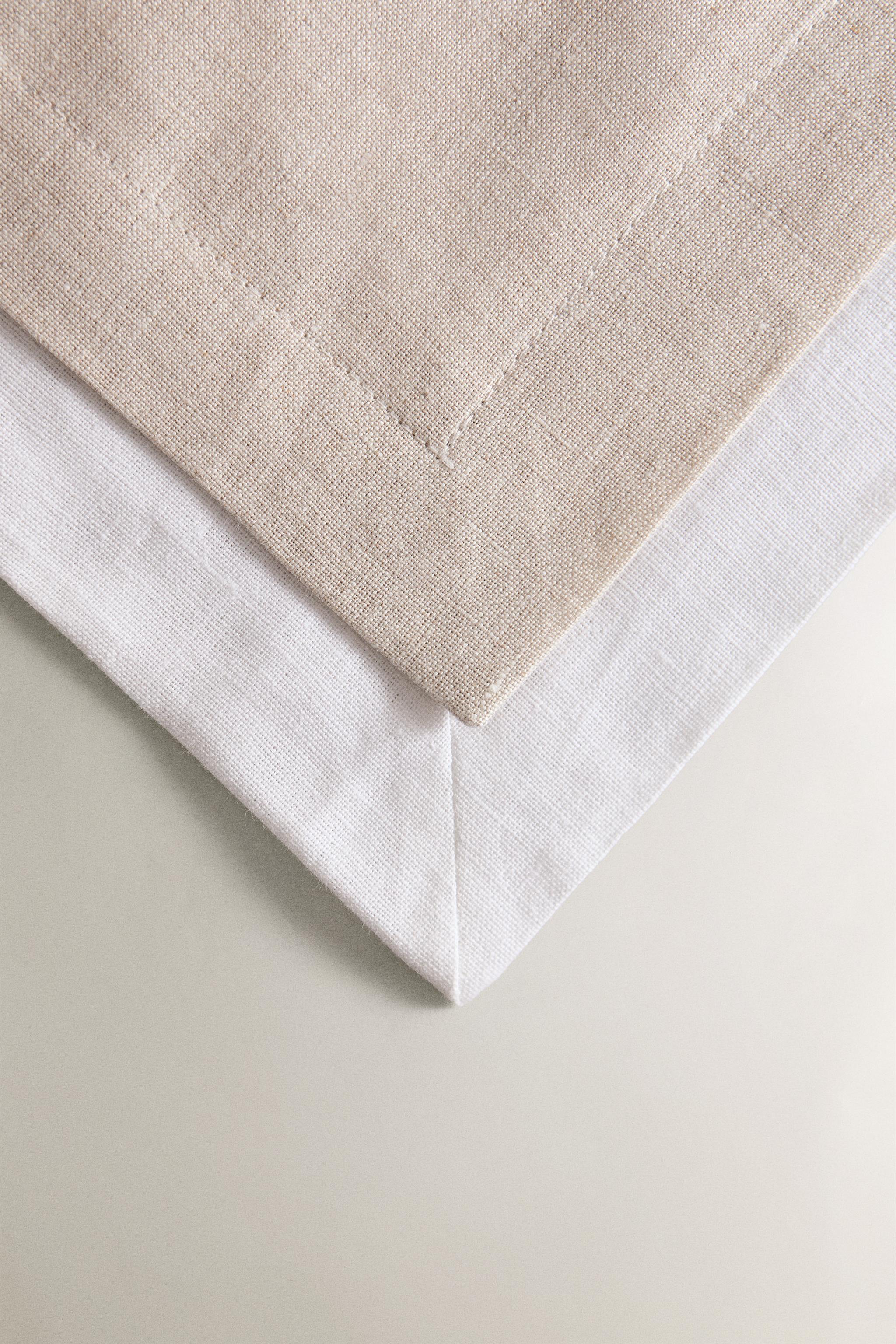 DOUBLE-LAYER LINEN TABLE RUNNER
