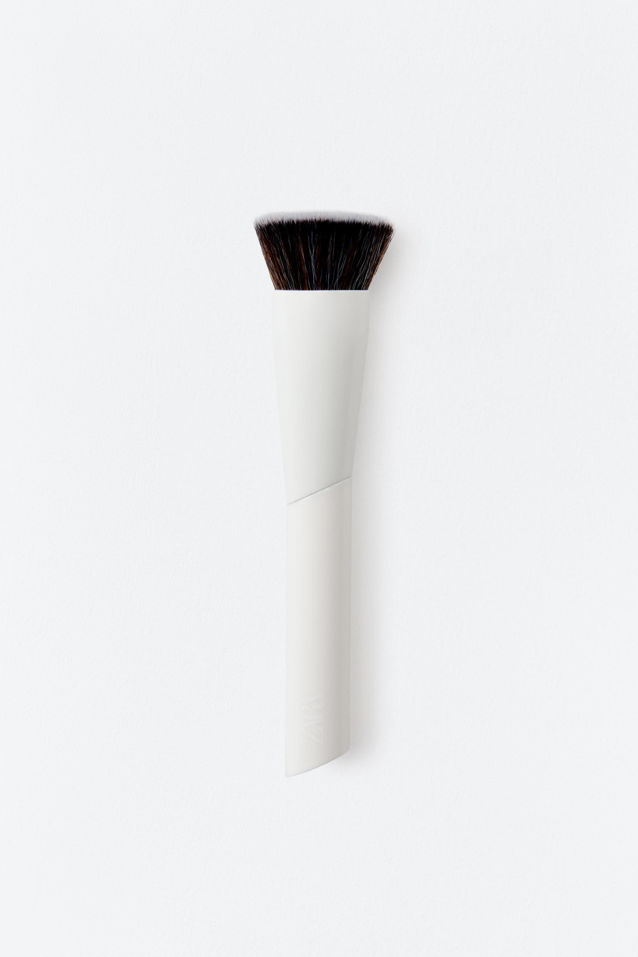 KABUKI BRUSH