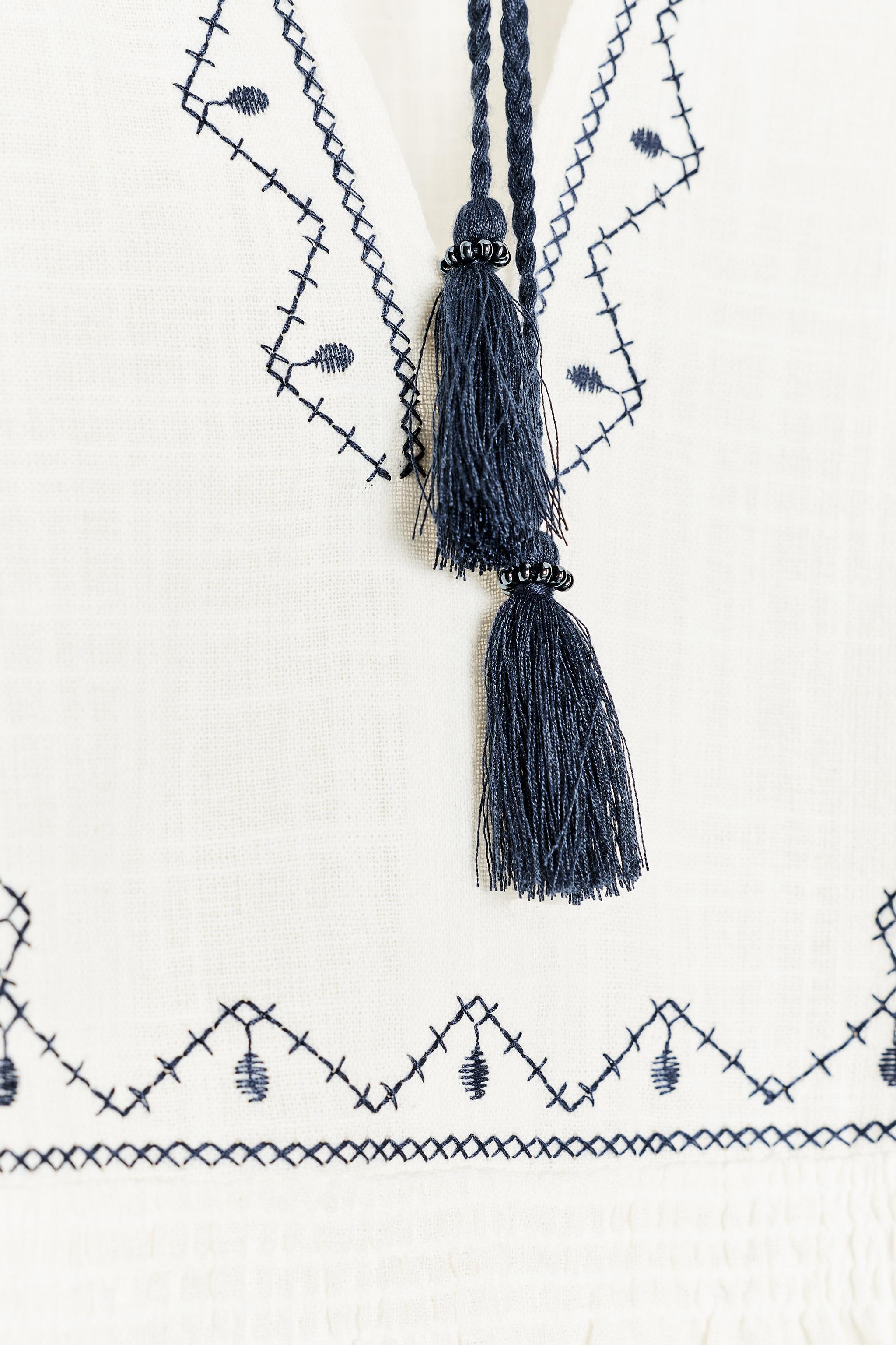 EMBROIDERED RUSTIC BLOUSE