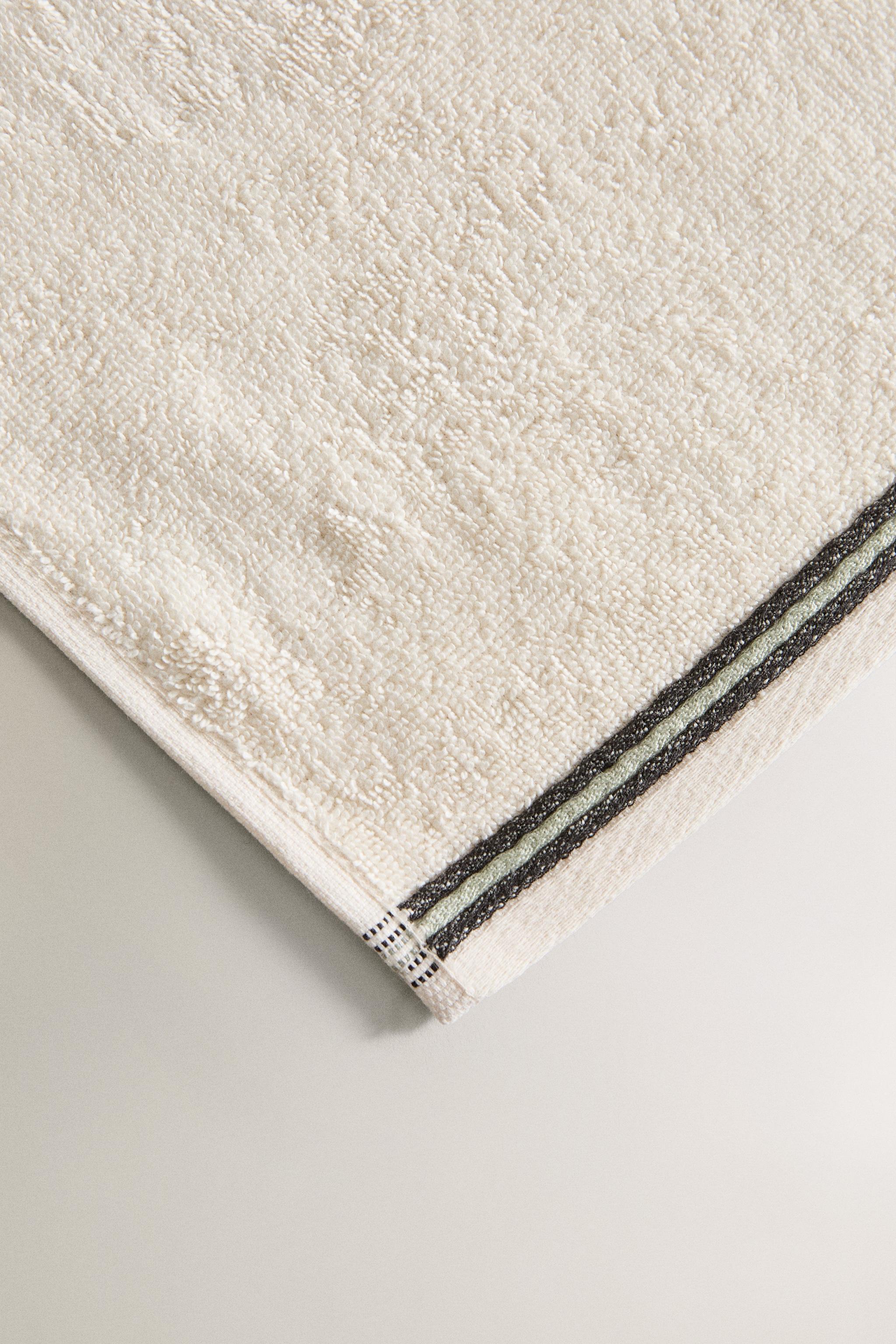 DOUBLE-TRIM COTTON TOWEL