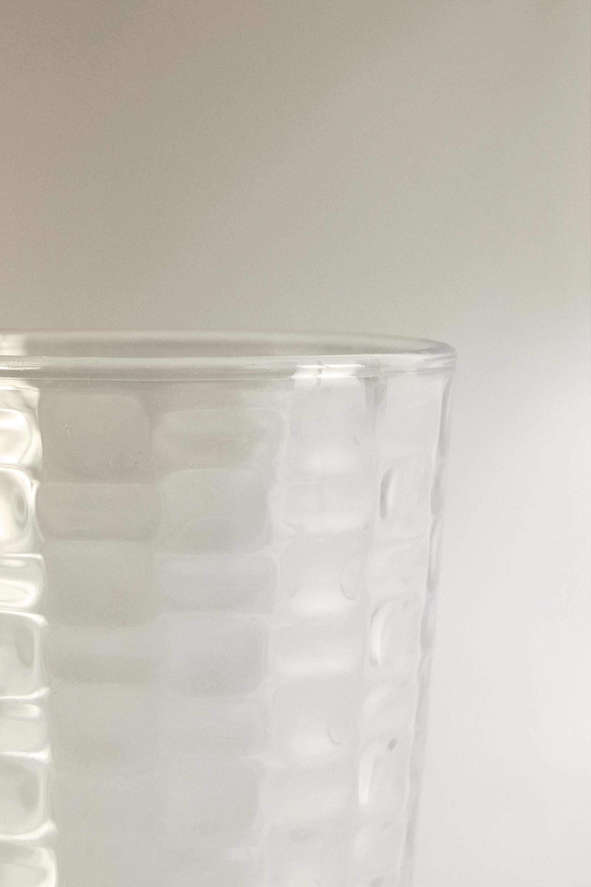 RAISED SQUARE-EFFECT TUMBLER