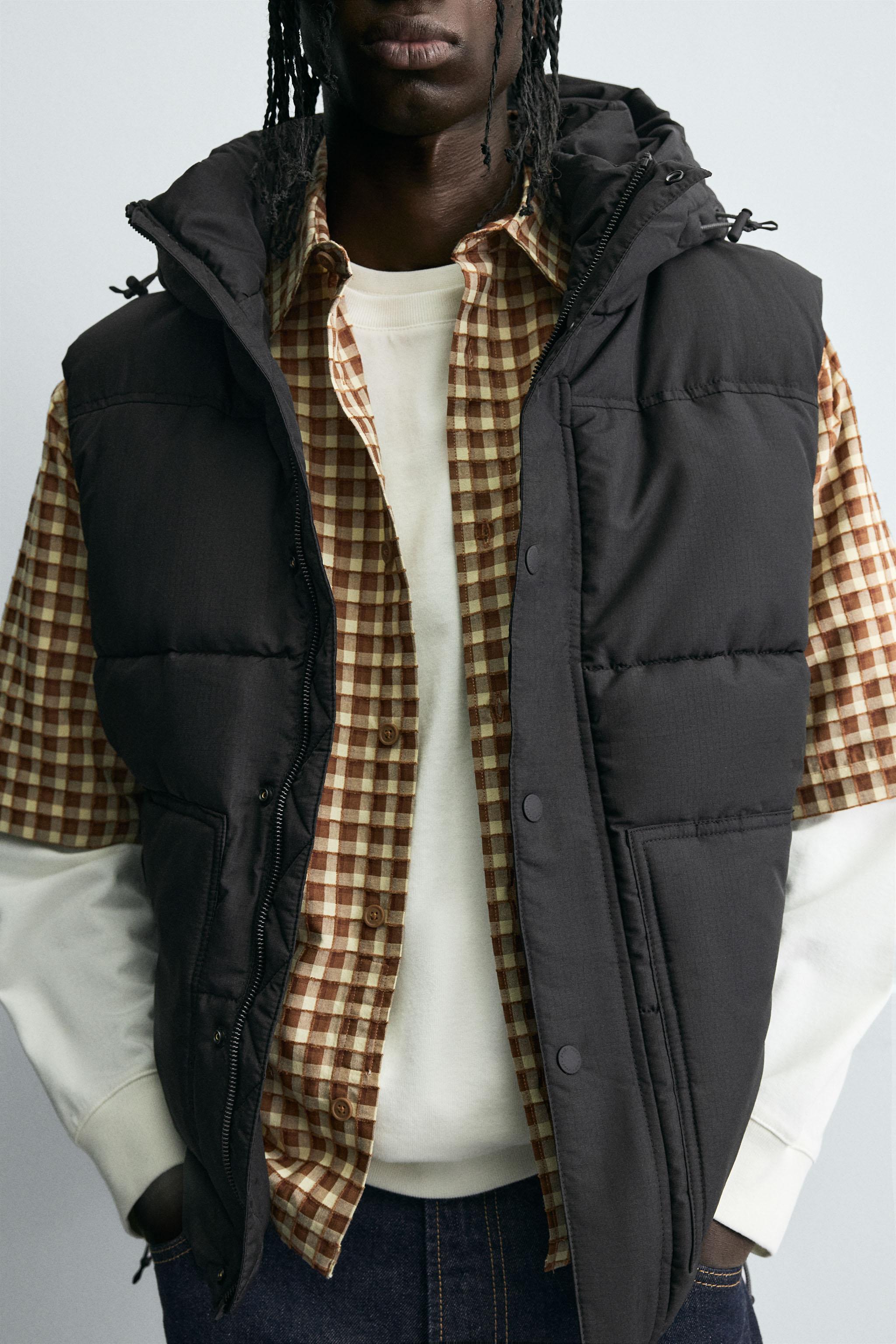 HOODED PUFFER VEST