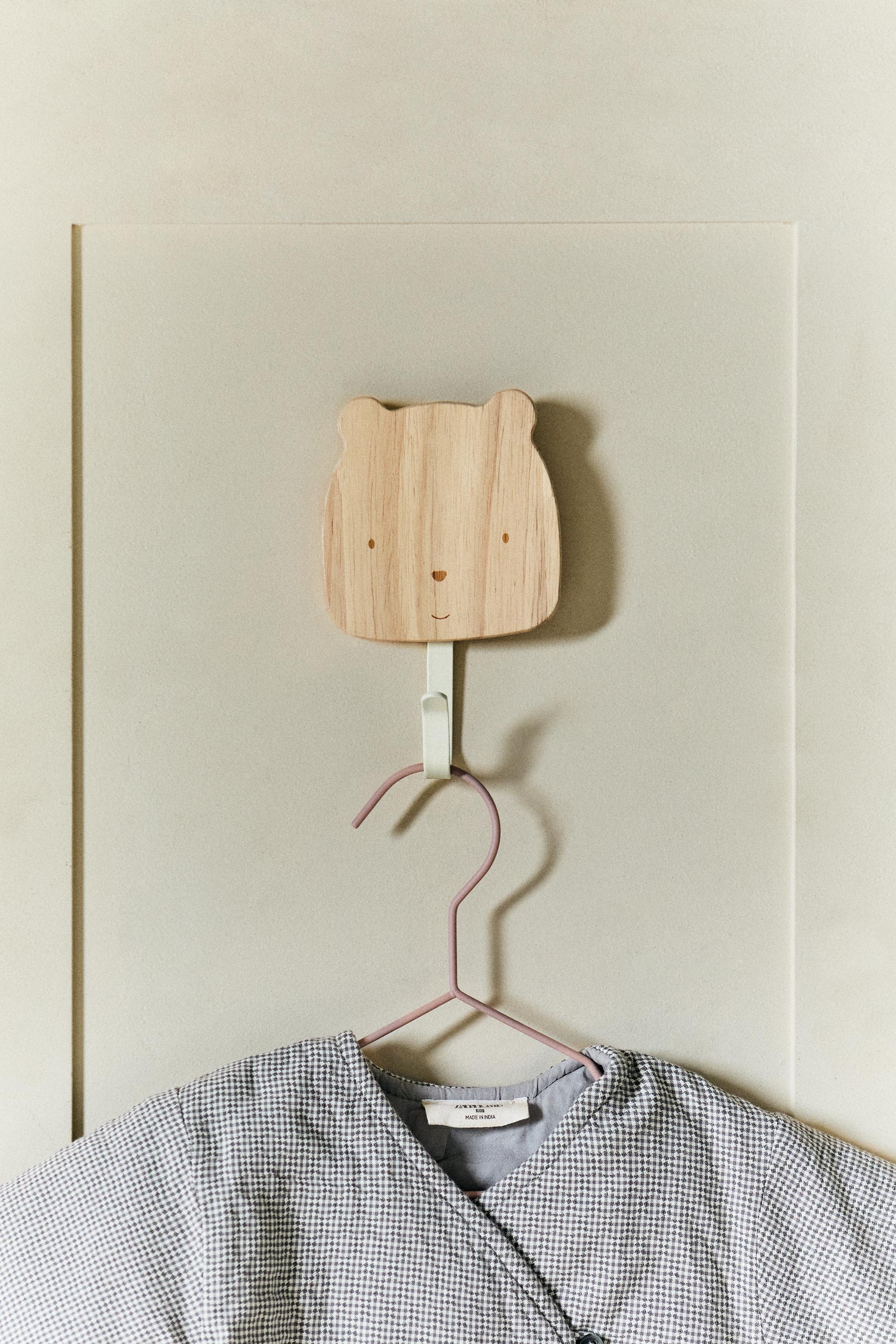 CHILDREN'S BEAR HOOK