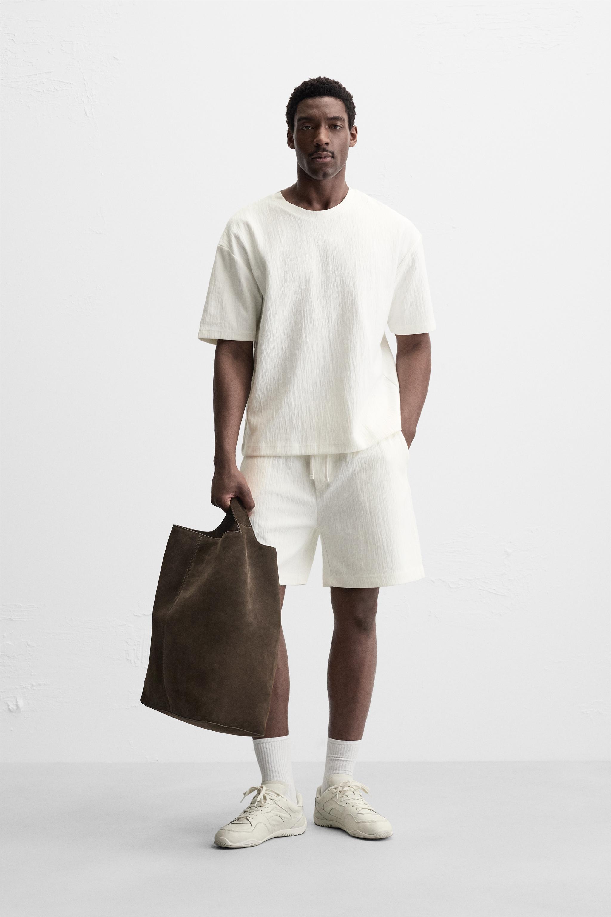 RELAXED FIT STRUCTURED T-SHIRT