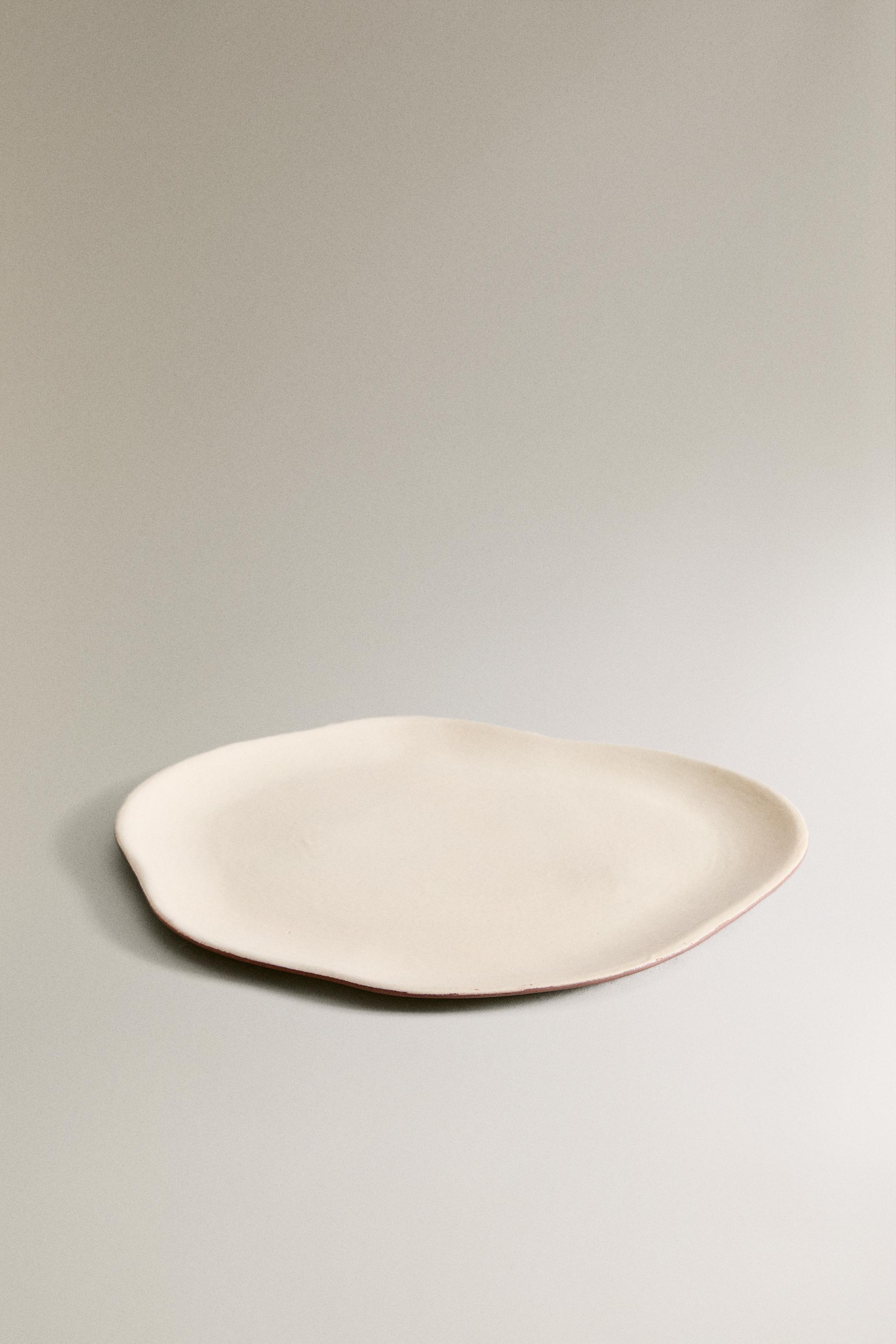 IRREGULAR STONEWARE DINNER PLATE