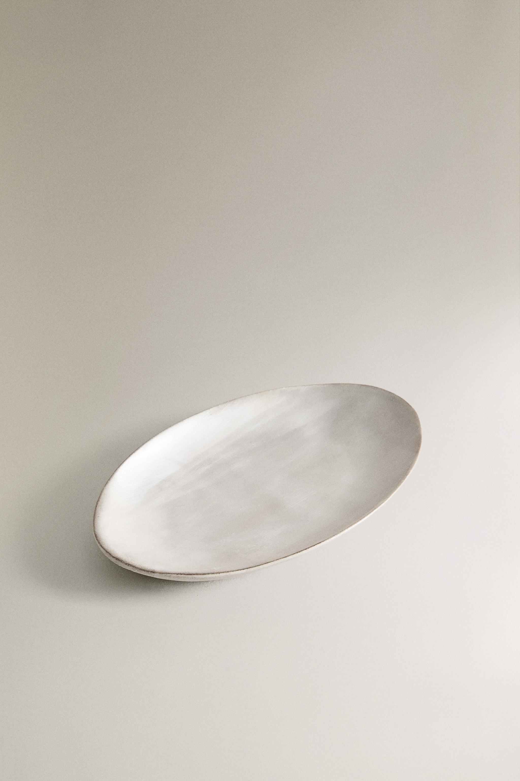 SHINY CERAMIC SOAP DISH