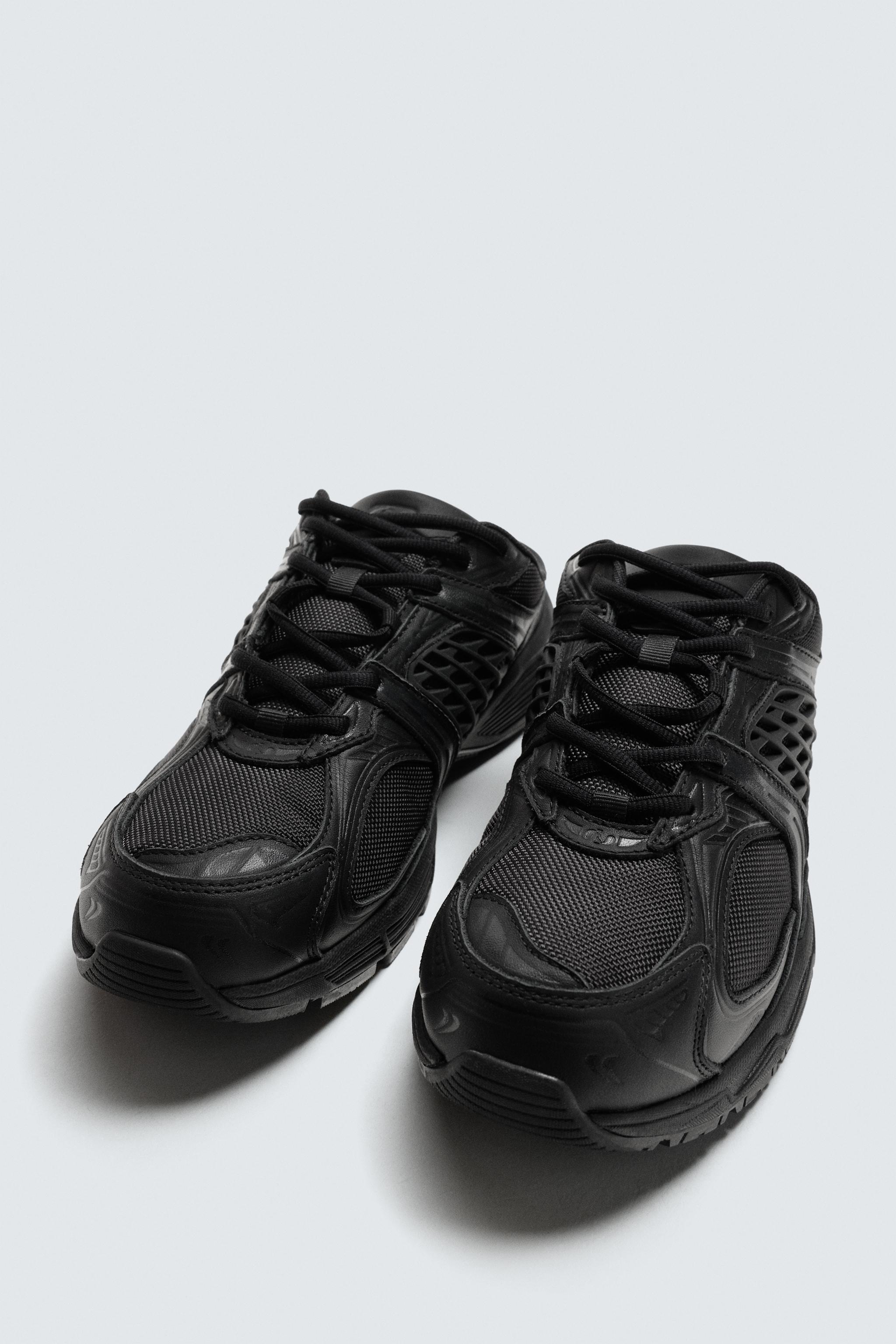 COLLAPSIBLE HEEL SNEAKERS