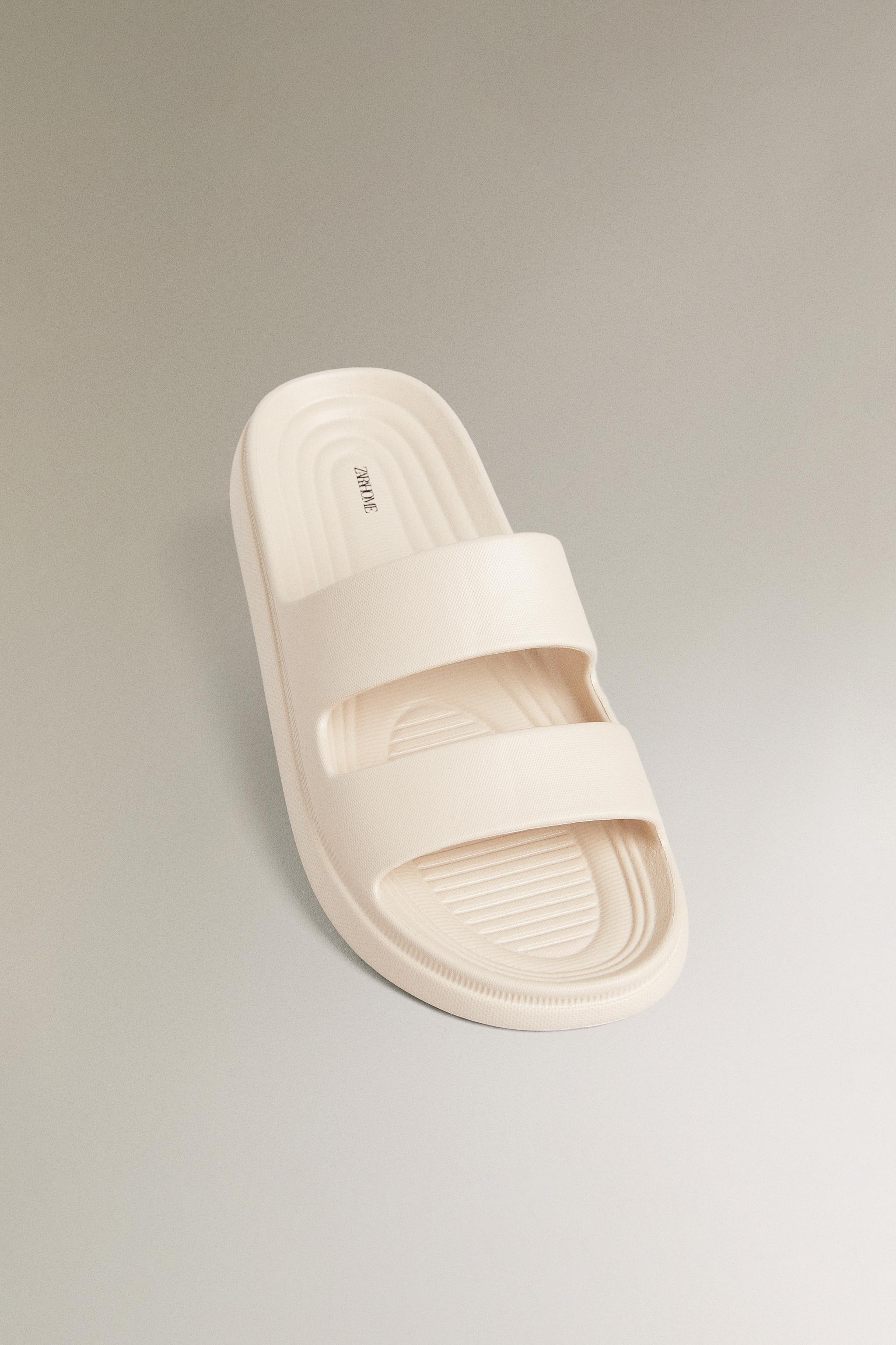 RUBBERIZED FLATFORM SANDALS