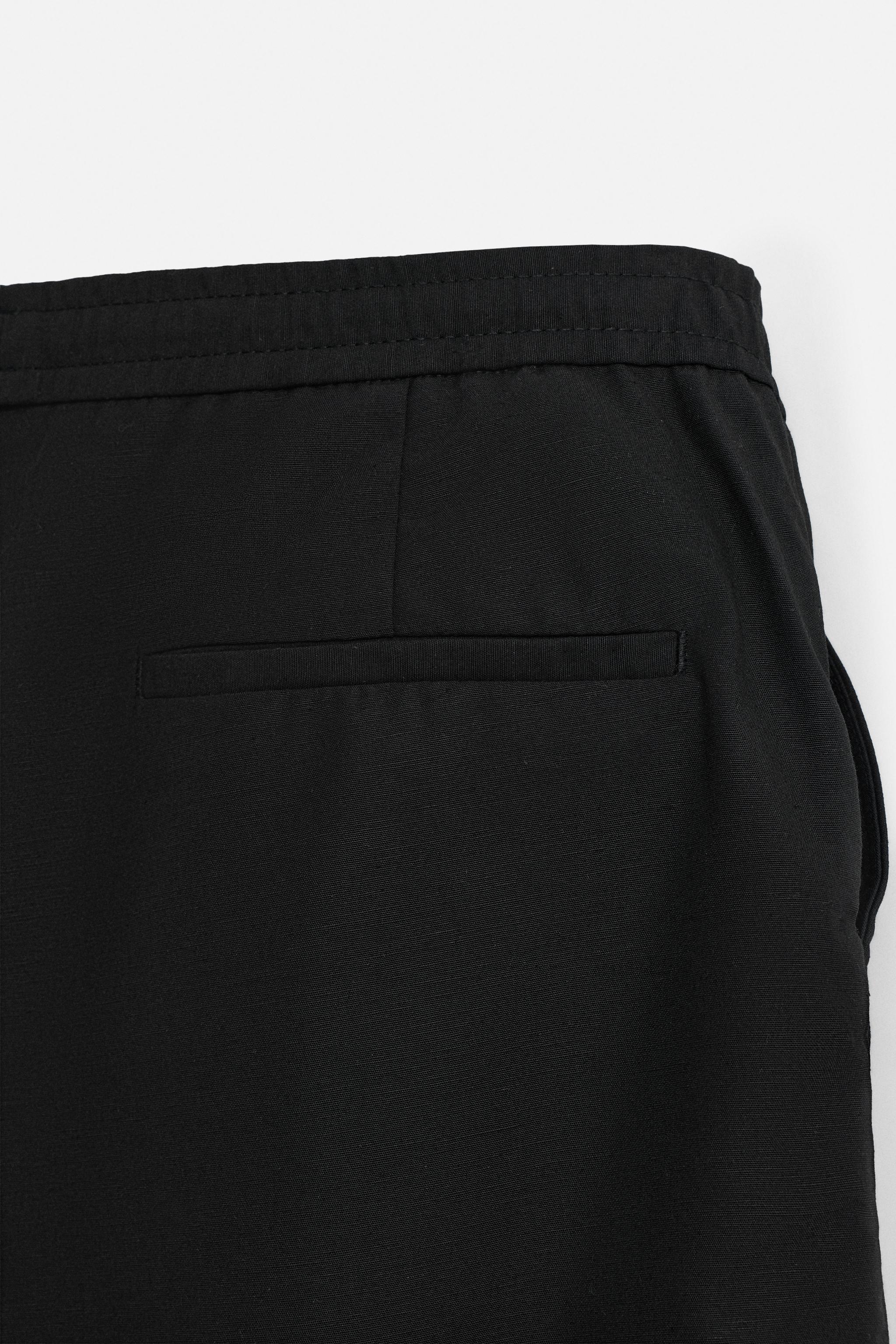 TEXTURED REGULAR FIT SHORTS