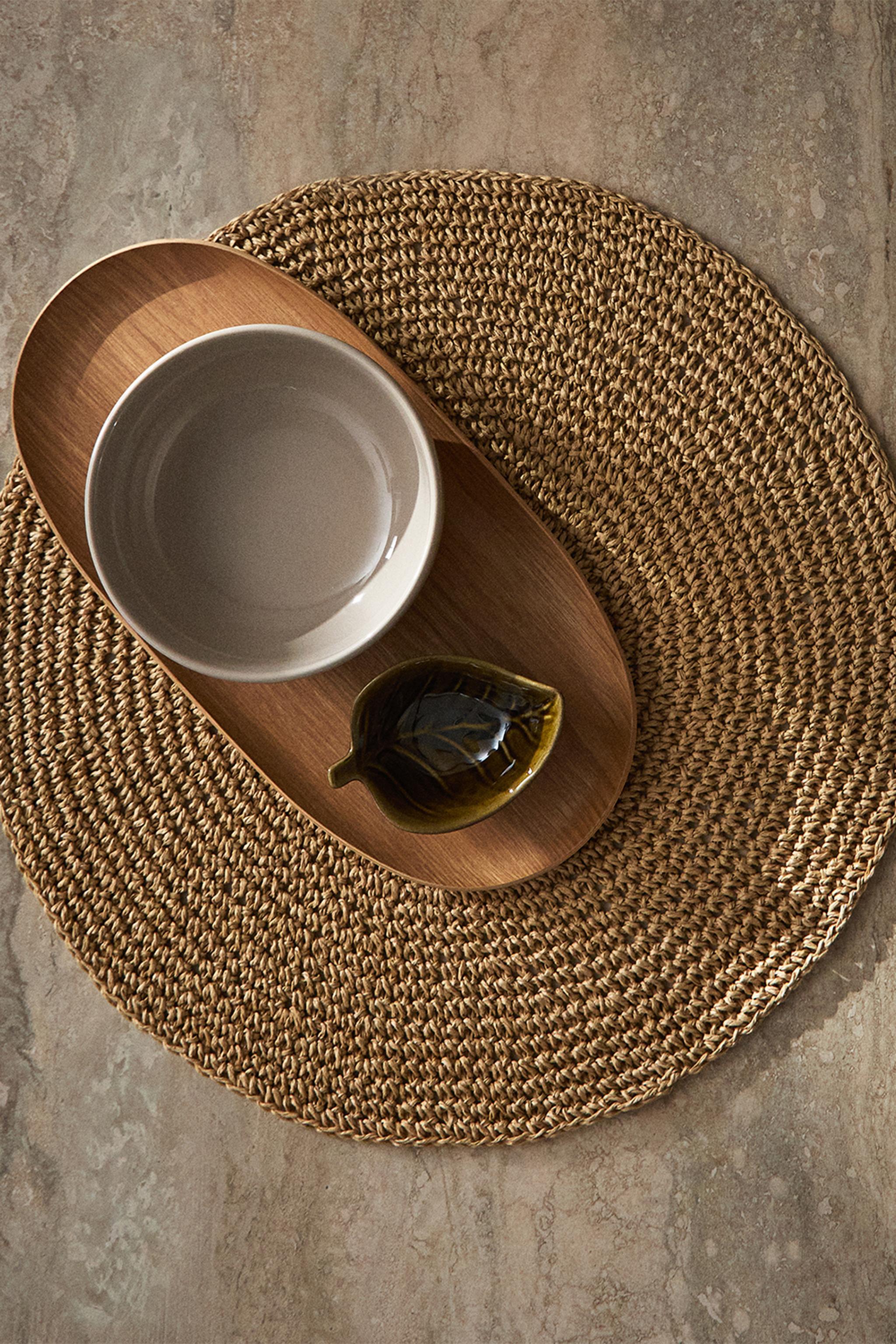 ROUND PAPER PLACEMAT